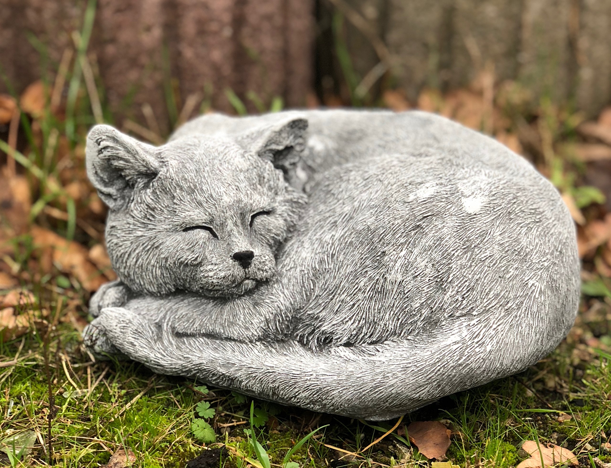 stoneandstyle Steinfigur Kater Carlos schlafend Katze frostfest wetterfest Gartenfigur