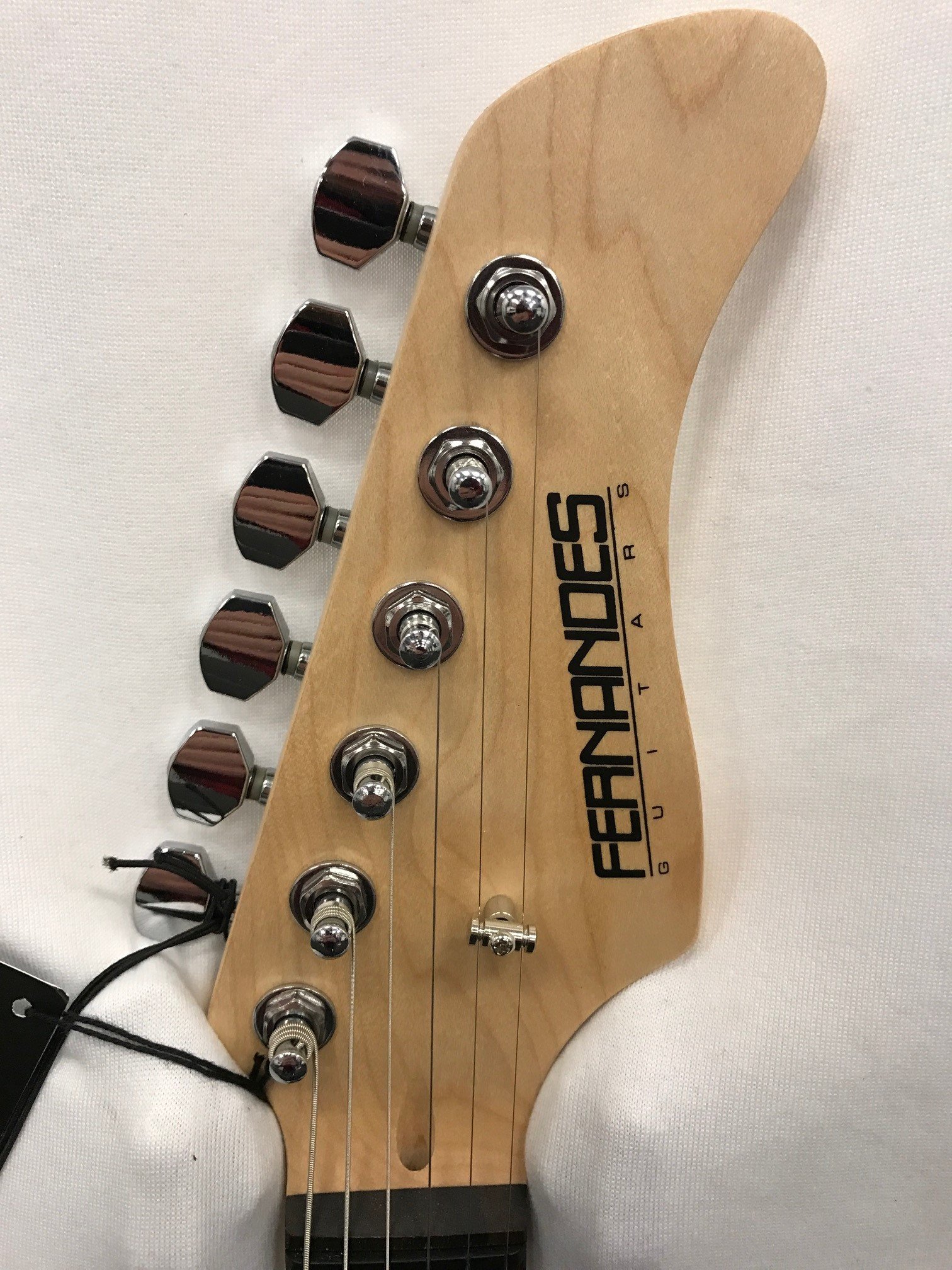 逸品　Fernandes RETROROCKET PRO サスティナー Fernandes Retrorocket Pro Sustainer guitar arrives at robboland