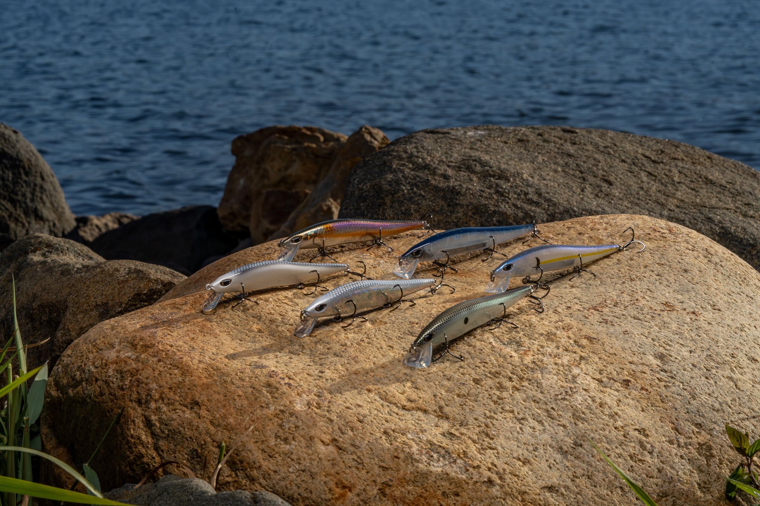 Duckett Fishing Reveal FFS Jerkbait, Advanced Forward-Facing Sonar Jerkbait dla większej skuteczności kierowania i strajku