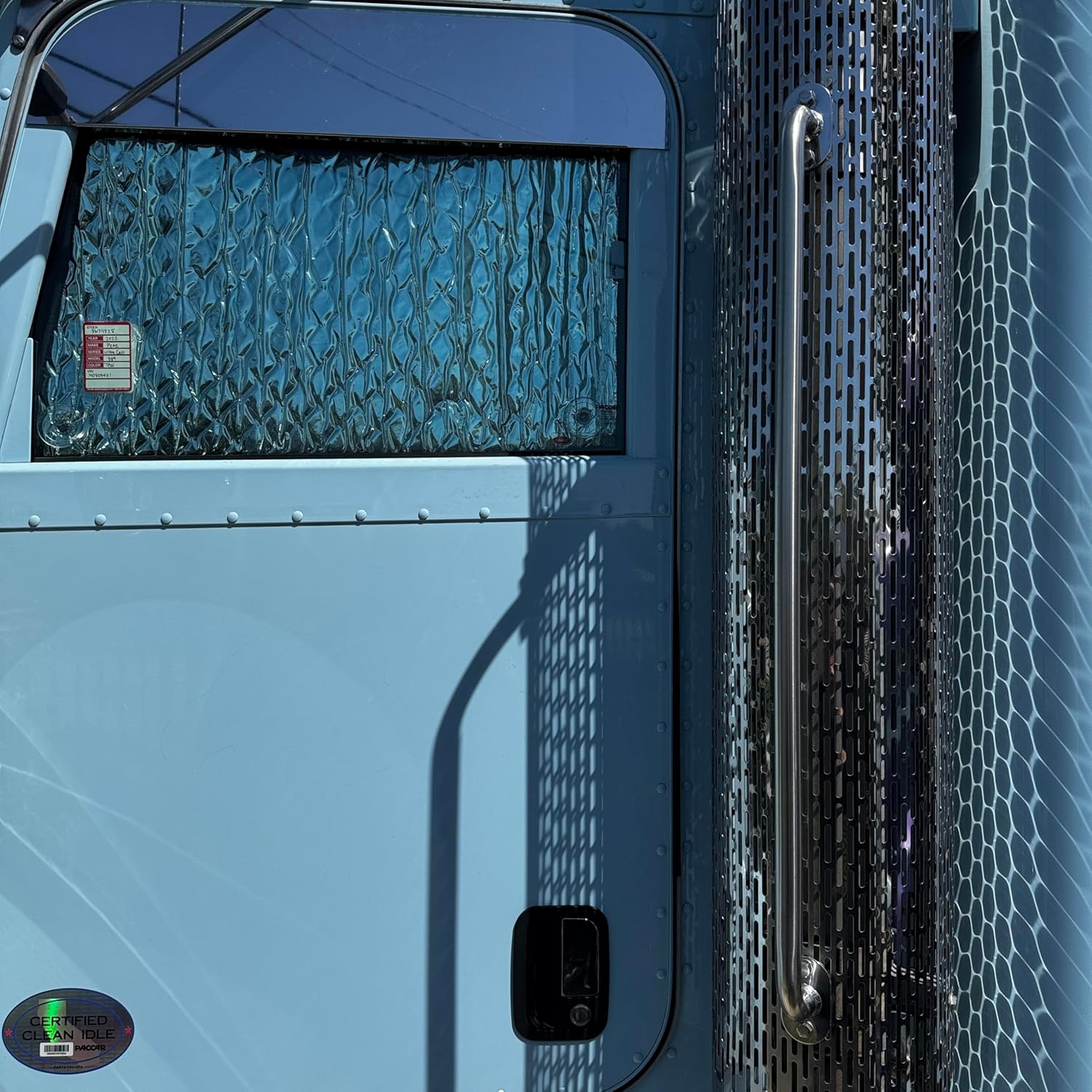 3-Layer Insulated Blackout Window Sun Shade – Compatible with Peterbilt 386, 388 & 389 – Heat and UV Protection, Full Privacy, Easy Installation