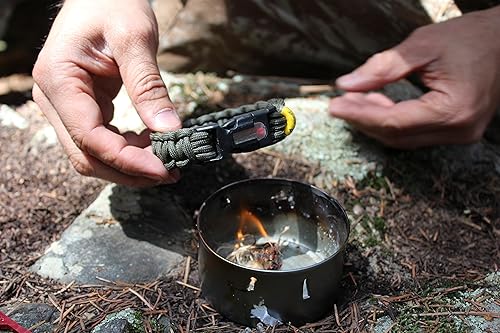 Miniatura 4 de OUTDOOR ELEMENT Kodiak - Pulsera de supervivencia - Iniciador de fuego, cuerda de supervivencia, yesca, hilo de pesca y gancho