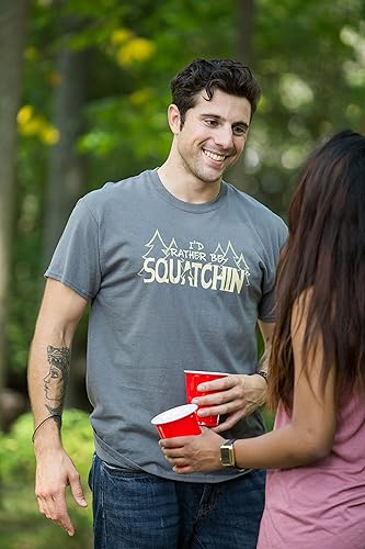 Miniatura 5 de I'd Rather be Squatchin'  Divertida camiseta oficial de Gone Bigfoot Sasquatch Hunter