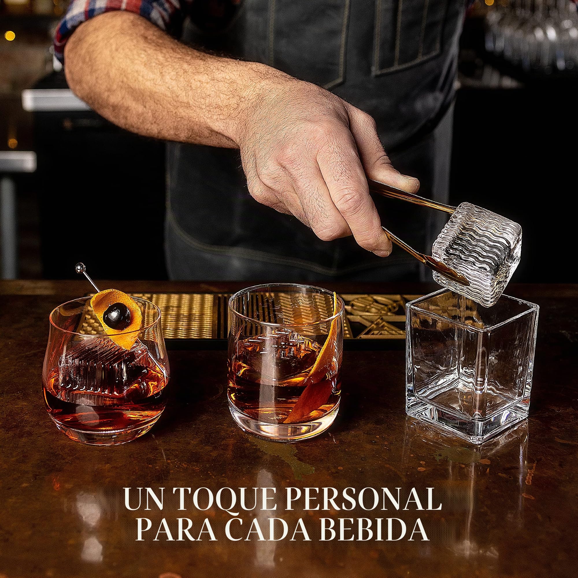 Ash Harbor - Bandeja transparente de diseño para hacer cubitos de hielo, moldes de hielo modernos para bourbon y cócteles en 5 segundos, sello de cubo de molde de whisky, accesorios de camarero