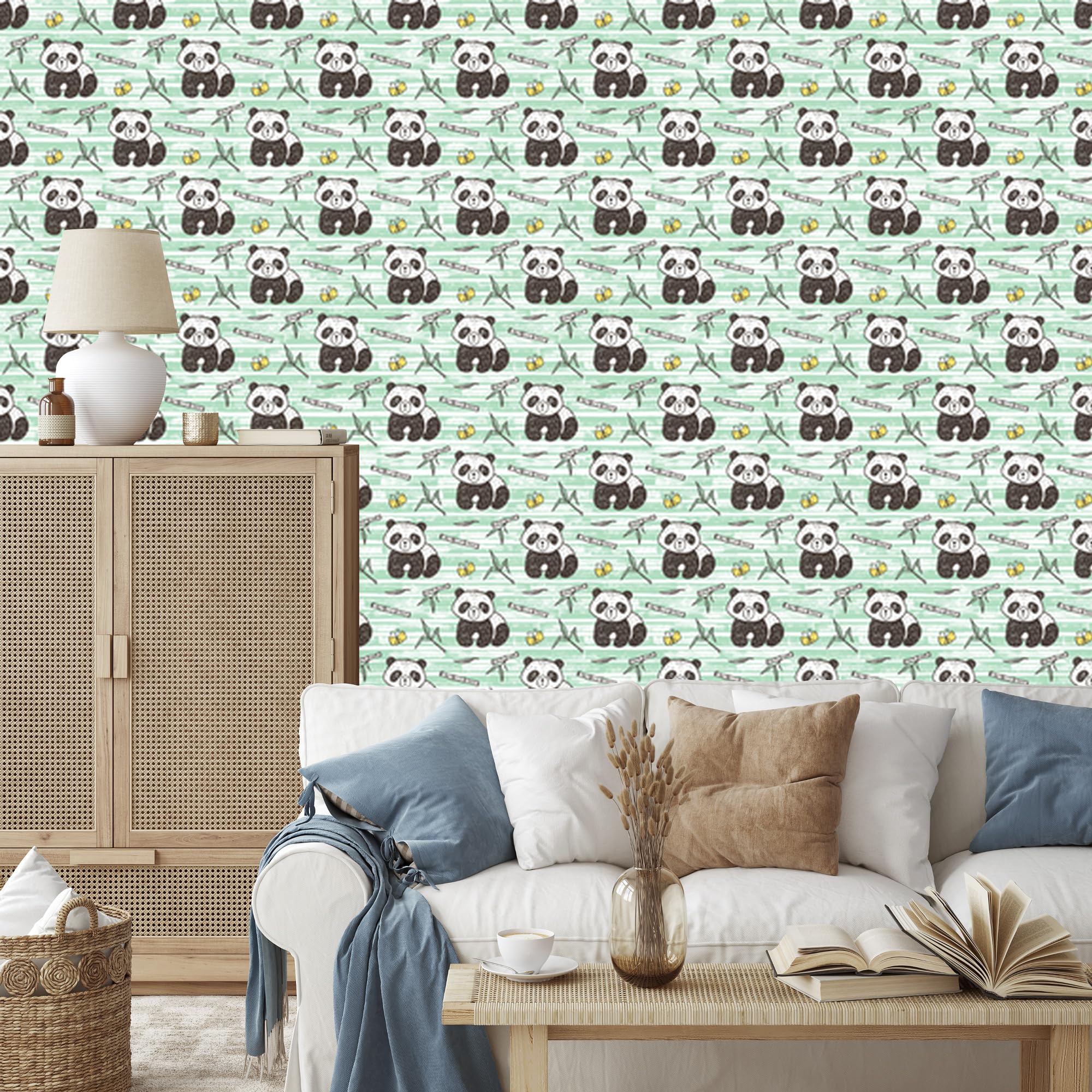 Vliestapete Pandas auf grünem Hintergrund 50 x 1000 cm | Ausdrucksstarke Bildgestaltung; Charaktervoller Raumschmuck; Harmonische Akzentfläche; Kleister im Set