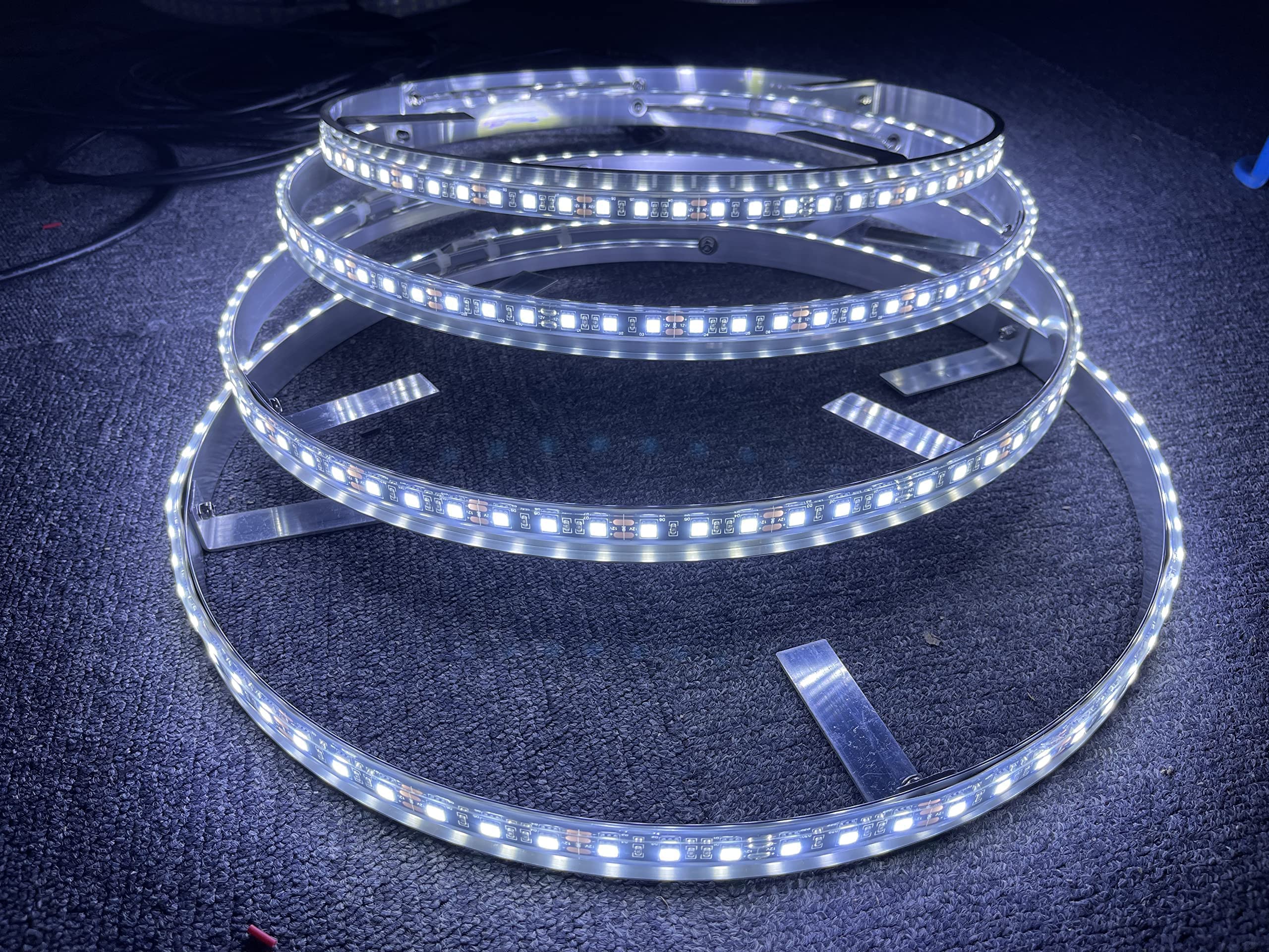 FIA 4PCS 15.5" Pure White Cold White Flashing LED Illuminated Wheel Rim Light Kit Solid White IP68 Waterproof Strobe Tire Lights Light Up for Truck Car Offroad Vehical Switch Ctrl