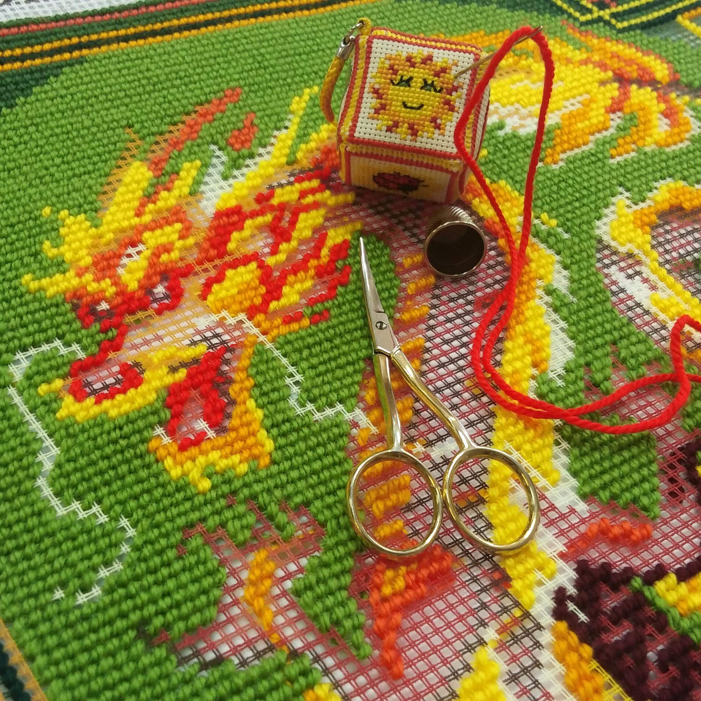 Brvsk Chinesischer Drache. Stickset mit bedruckter Gobelin (40 × 40 cm) Stickkissenset für kreative Inneneinrichtung Handarbeitsset für erwachsene Anfänger