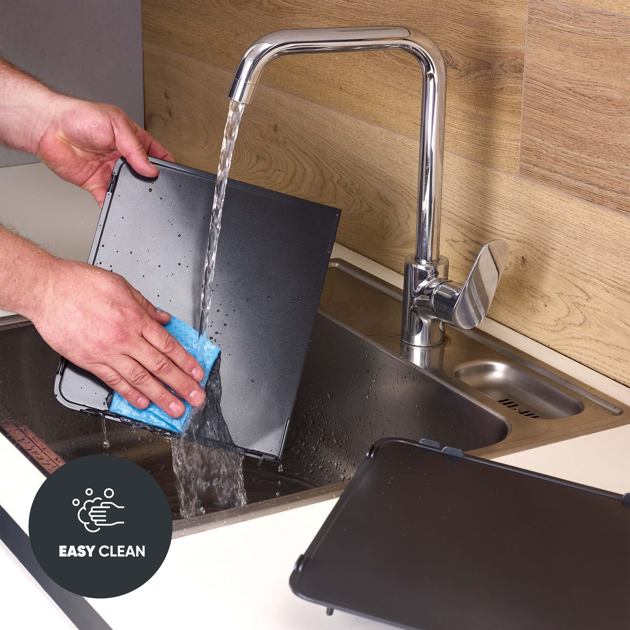 SEVERIN Plancha réglable jusqu'à 240°C, 2 200 W, Plaque de cuisson au revêtement céramique pour viandes, poissons & légumes, Gril électrique avec bac récupérateur de graisse amovible, Noir, PG 8569