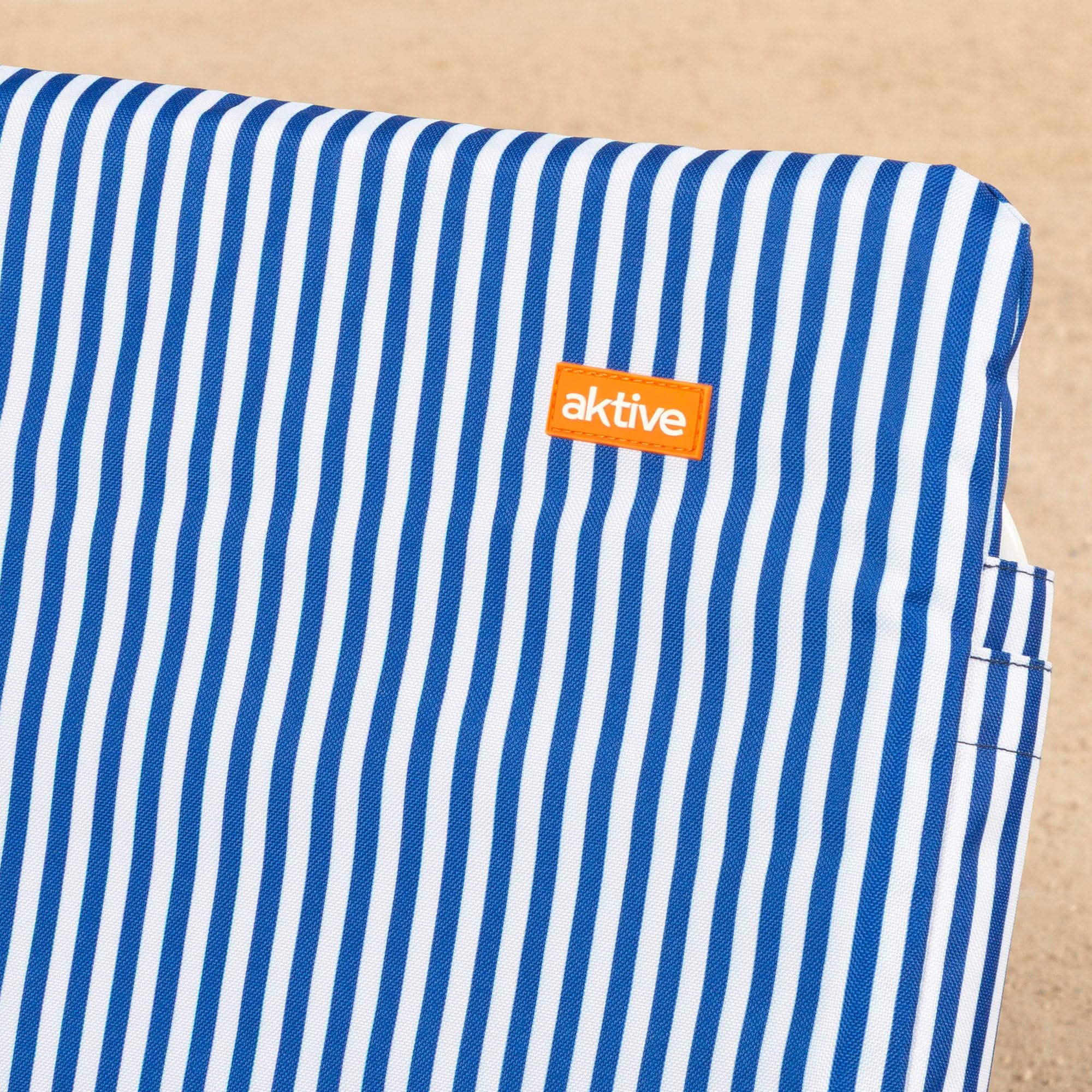 AKTIVE Silla de Playa Plegable Ligera Azul con asa de Transporte, 46x60x50 cm, Estructura de Aluminio, Tejido poliéster Transpirable, Silla Baja Camping jardín, hasta 110 kg (62534)