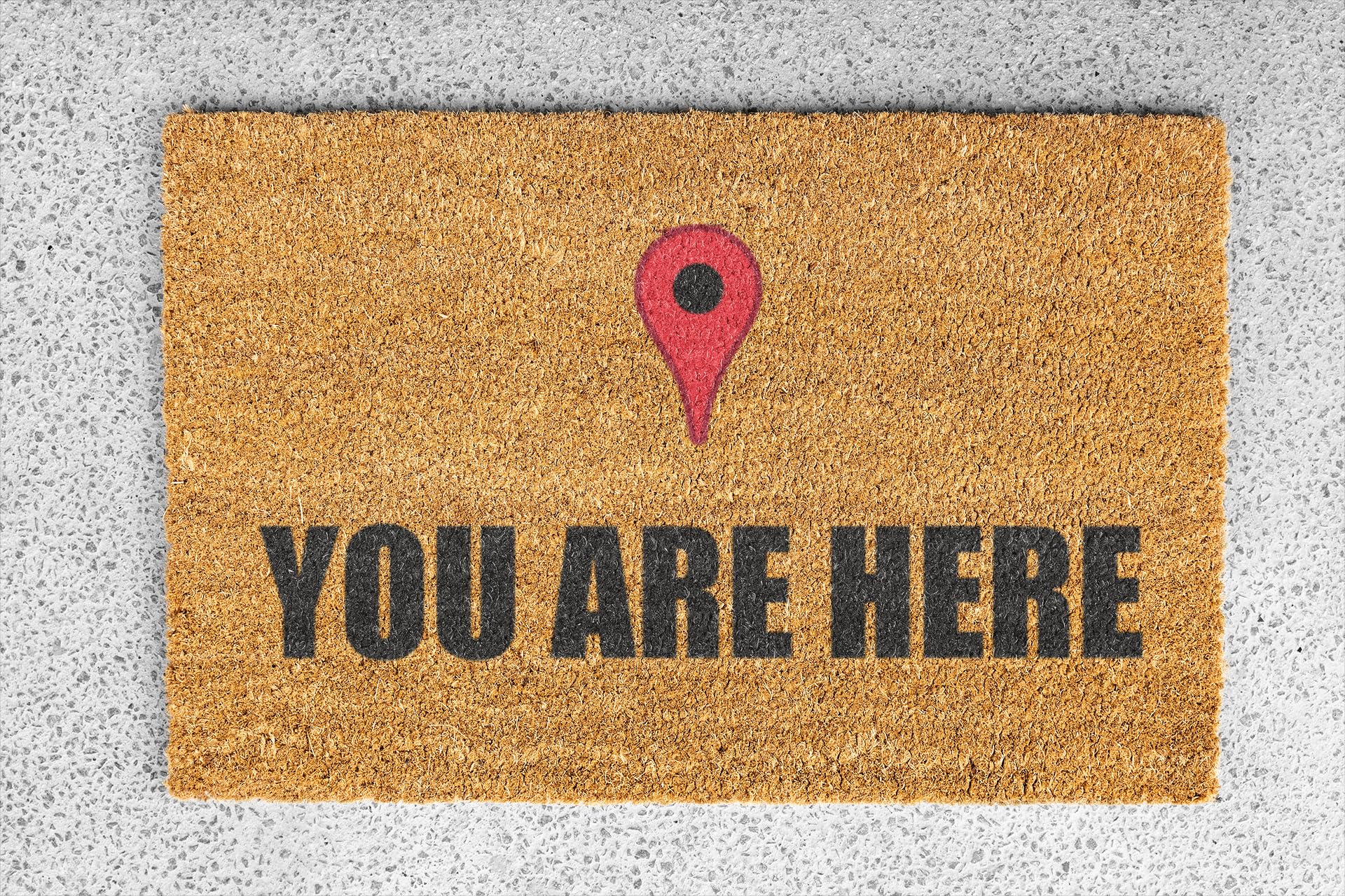 KOKO DOORMATS Zerbino Ingresso casa - Tappeto divertenti in fibra di cocco e base antiscivolo da PVC, da esterno e interno con misure 40x60cm (You Are Here)