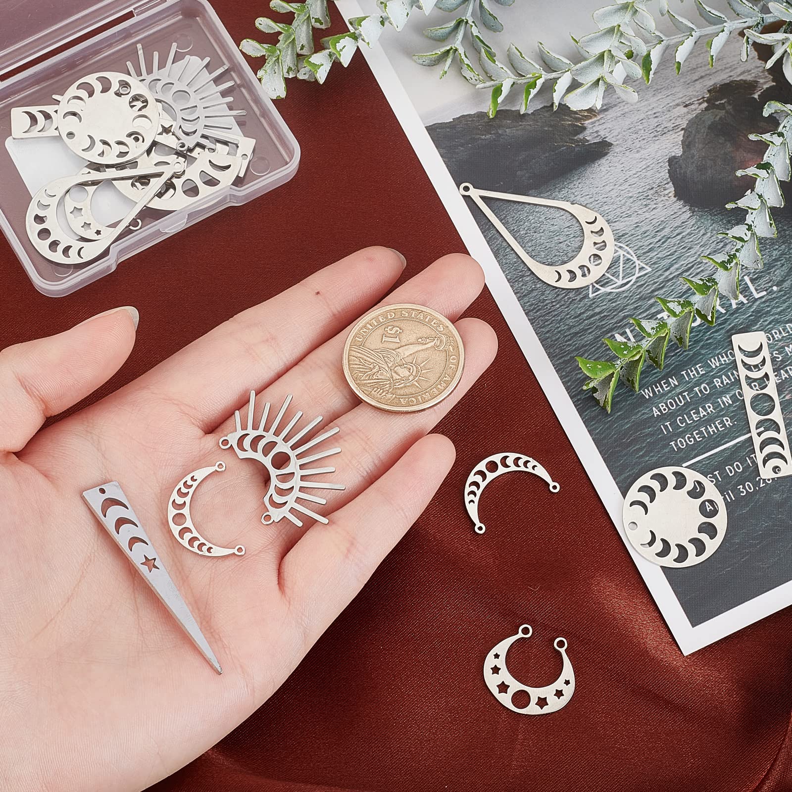 SUNNYCLUE 1 Caja De 20 Dijes De Acero Inoxidable Con 5 Estilos De Sol Y Luna, Estrellas, Dijes De Luna Para Hacer Pulseras, Dijes Para Hacer Joyas, Collares, Aretes De Manualidades