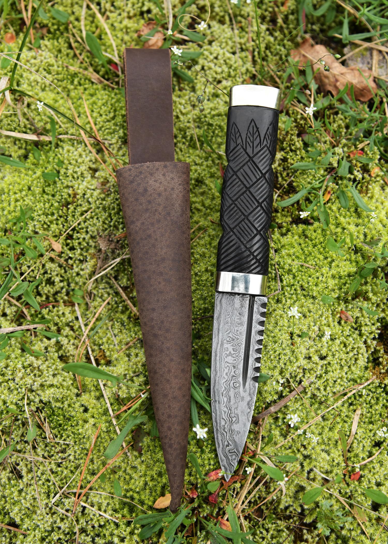 Battle-Merchant Sgian Dubh, Schottisches Messer, Damaststahl, Lederscheide