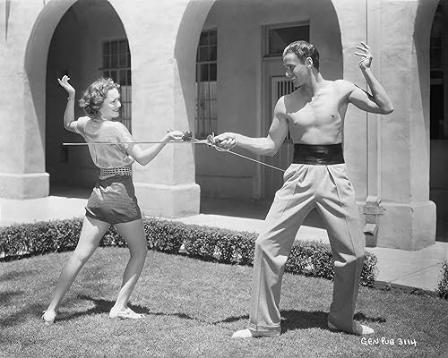 Miniatura 1 de Eddy's Entertainment Olivia DeHavilland & Errol Flynn Esgrima Candid, Shirtless Lovers 8x10 Calidad de archivo Reproducción Foto Impresión