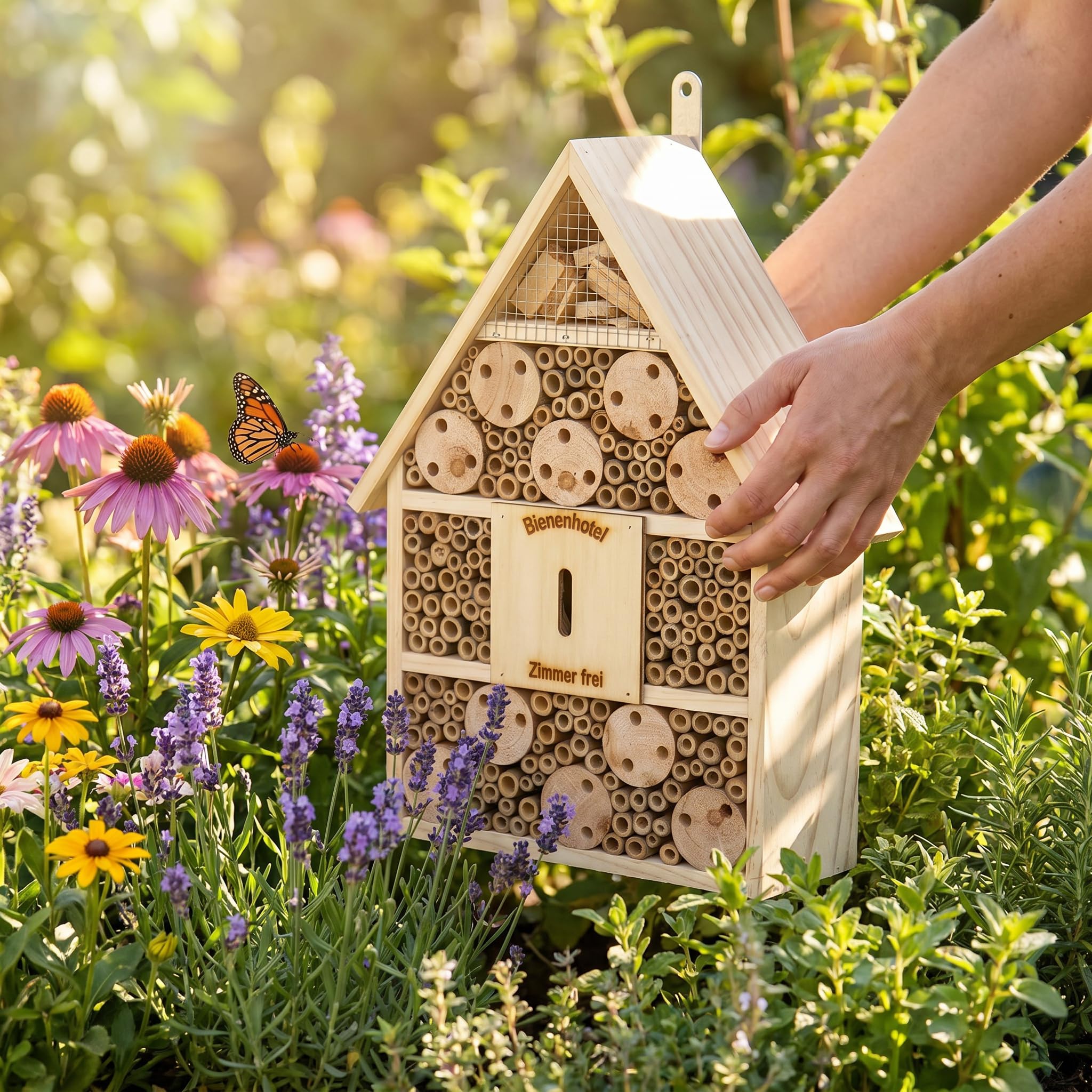 CULT at home Insektenhotel und Nistkasten Höhe 38 cm - Schmetterlingshaus Marienkäferhotel Bienenhotel aus Holz