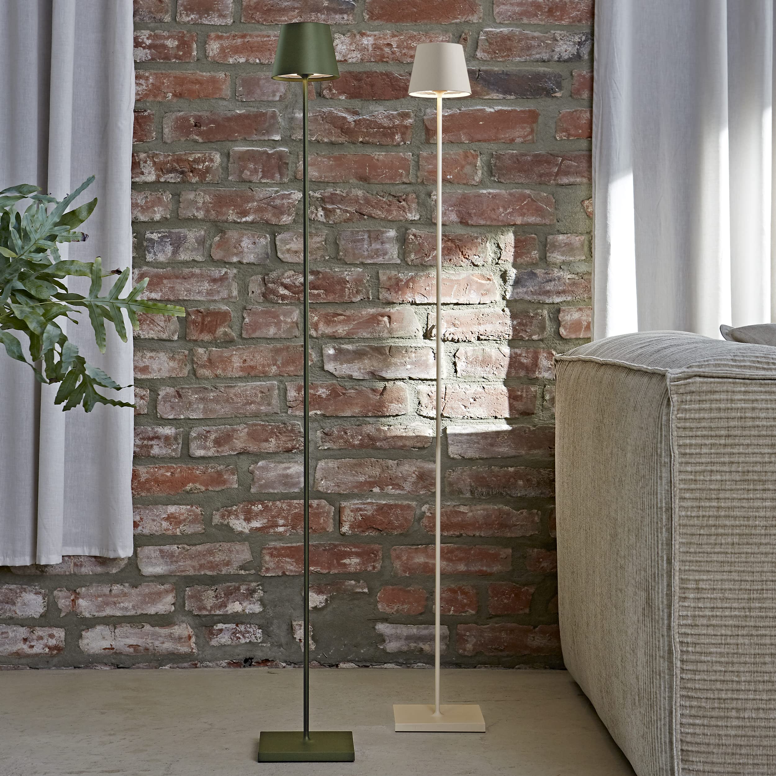 SIGOR Nuindie 1.0 LED Akku-Stehleuchte, tannengrün | Dimmbar • Indoor & Outdoor • IP54 • 120 cm • Easy Connect • 12 h Leuchtdauer