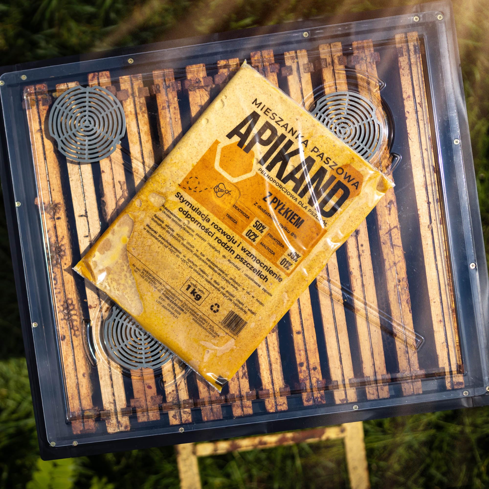 KADAX Bienenfutterteig 1kg, 20 Stück, Bienenfutter mit 8% Pollen, Futterteig für Bienen, Ergänzungsfutter zur Fütterung und Unterstützung von Bienenvölkern