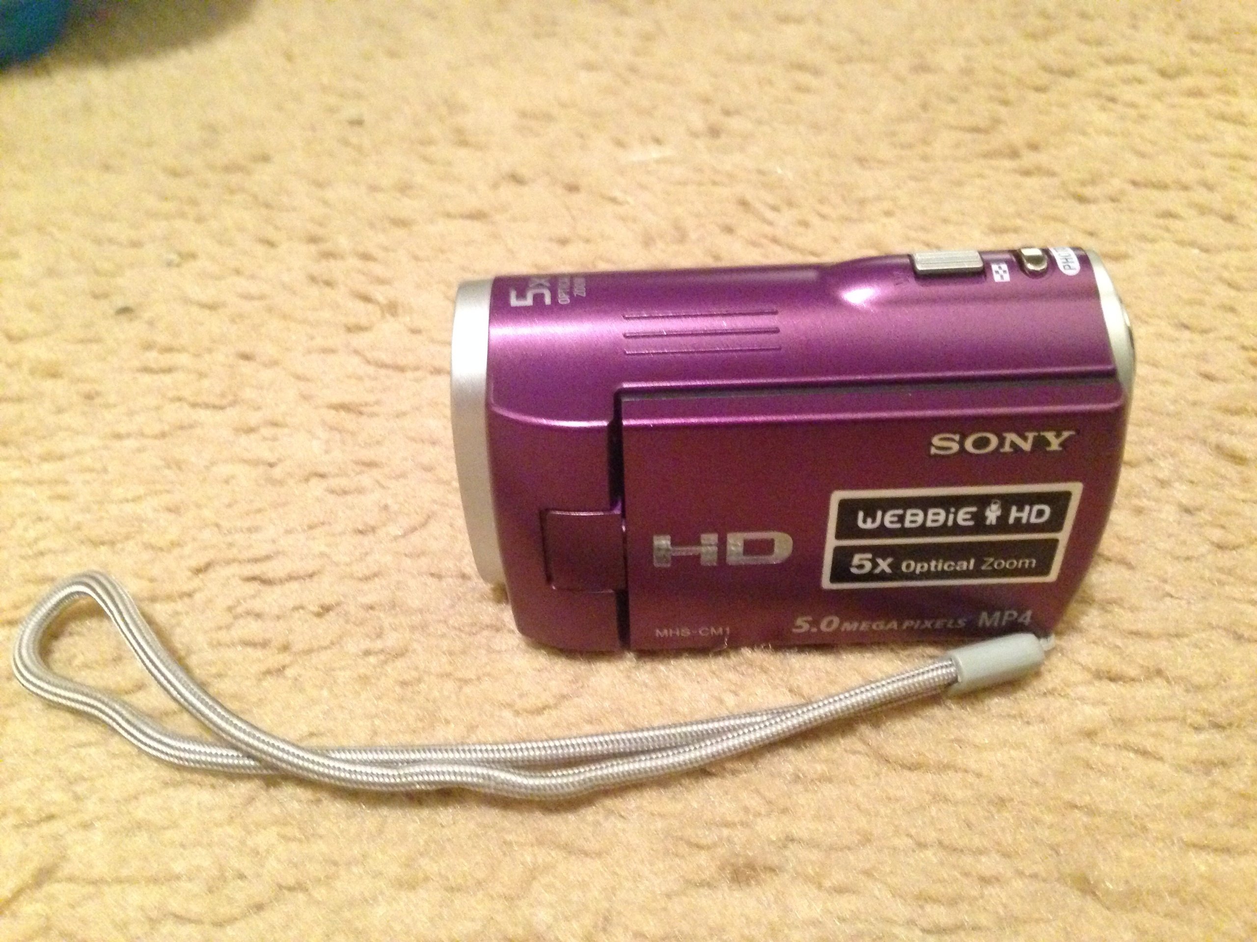 Amazon.com : Sony Webbie MHS-CM1 HD Camcorder (Purple) : Purple 