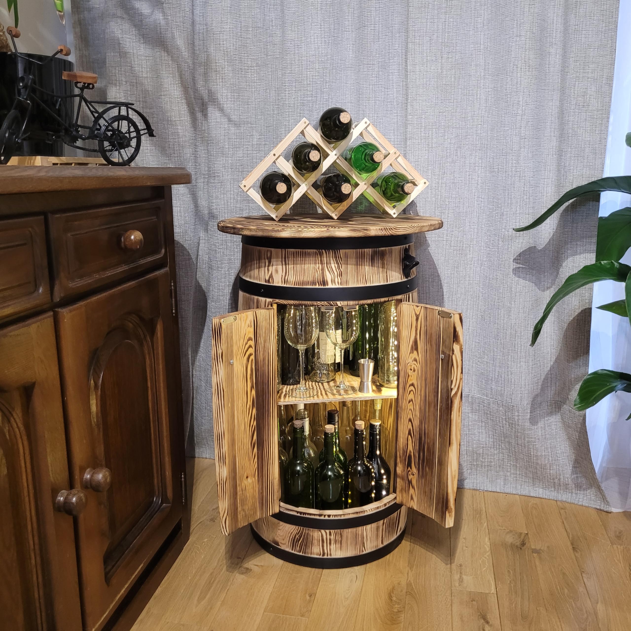 weeco Holzfass mit großer Ablagefläche und LED-Beleuchtung sowie klappbarem Weinregal für Zuhause und Gastronomie, Flaschenschrank für Alkohol, Flambiertes Holz 80x55x44 cm