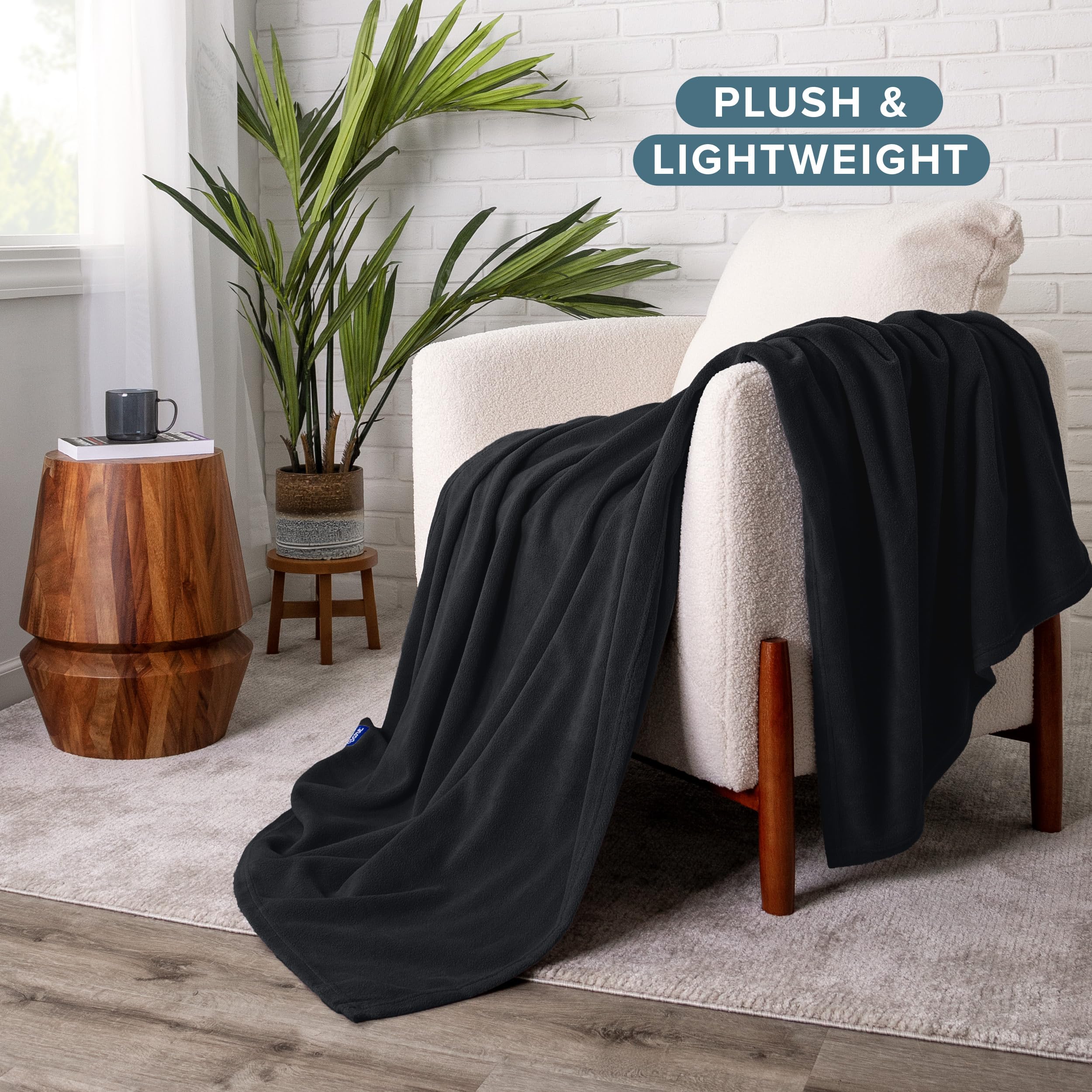 小物 HUMAN MADE HEART FLEECE BLANKET BLACK 小物 HUMAN MADE HEART FLEECE BLANKET HUMAN MADE HEART FLEECE