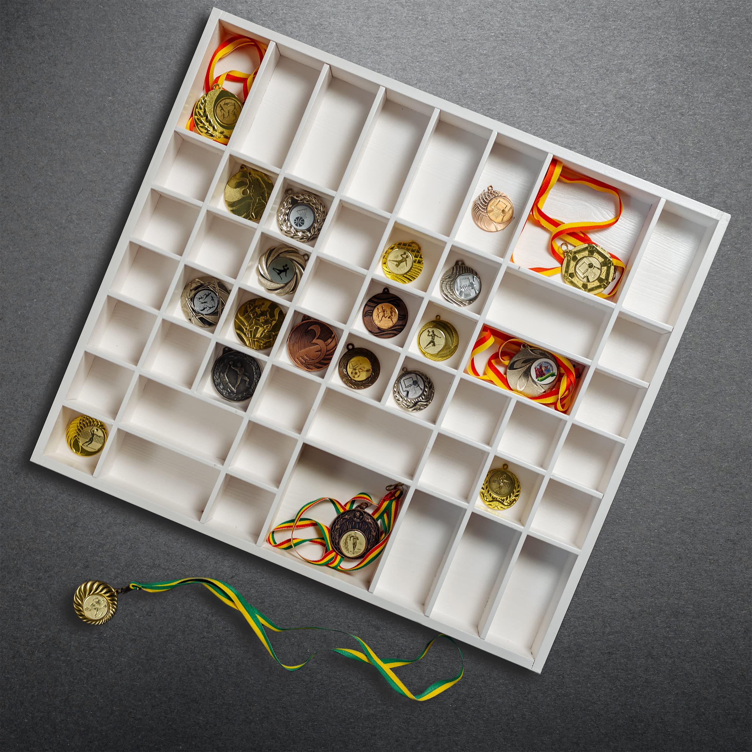 Creative Deco Weiße Setzkasten Holz Sammelbox Holztablett 51 Fächer | 52 x 46 x 5 cm | Bemalen Holz Sortierung Speicherregal Box Drucker Vitrine | Für Decoupage, Lagerung, Dekoration, Sortierbox