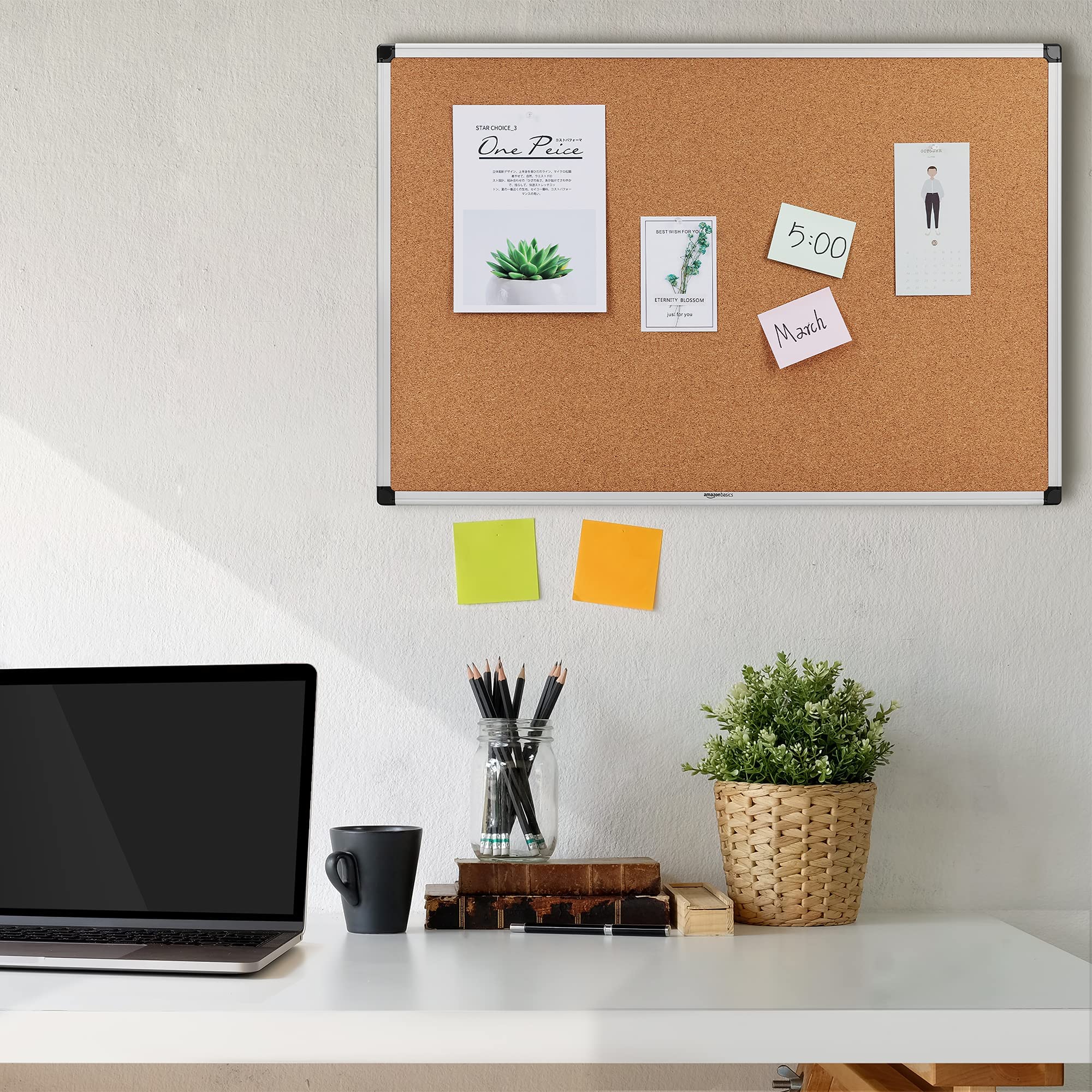 Amazon Basics Rectangular Tablón de anuncios, de corcho, con marco de aluminio, 90 x 60 cm, Plateado