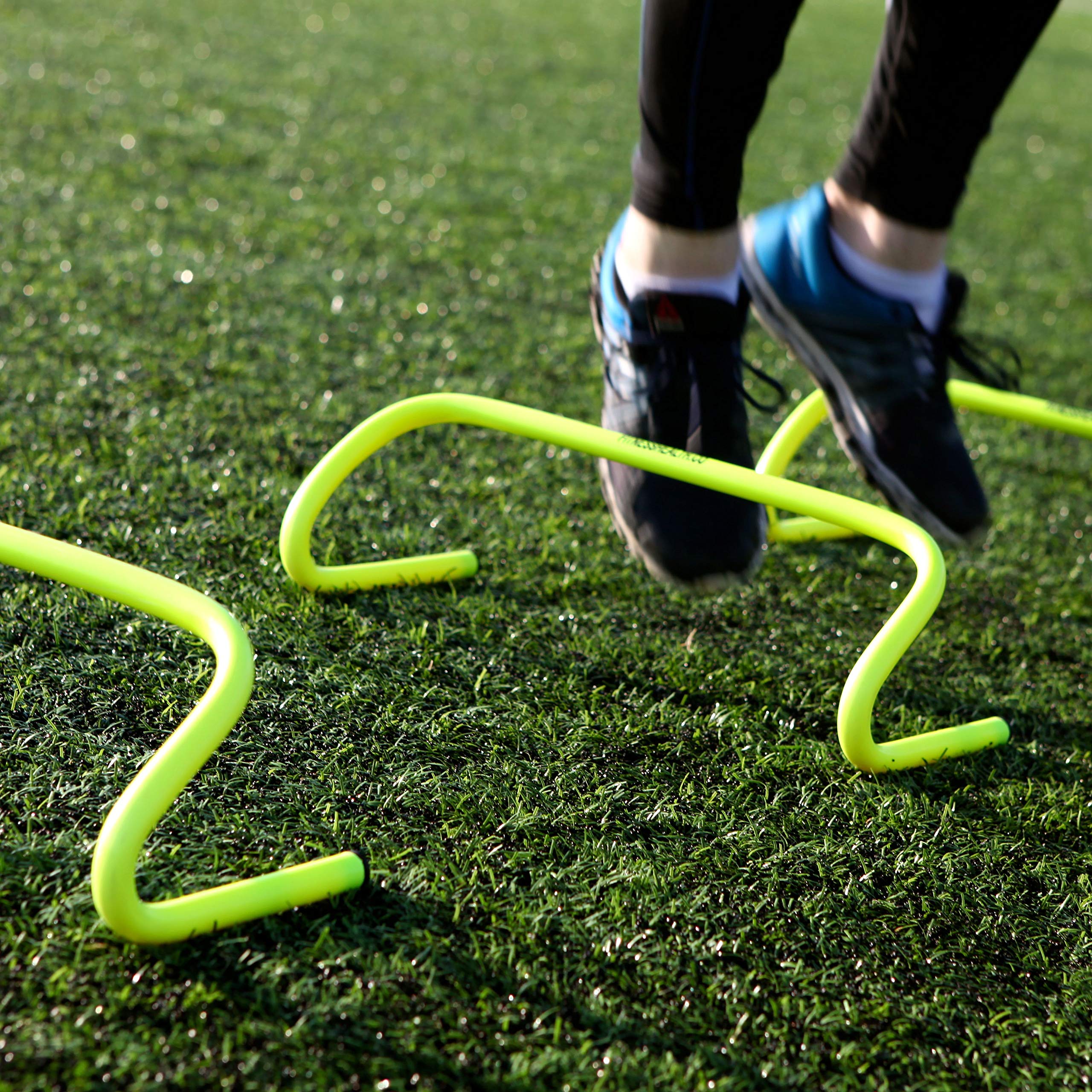 Équipement d'entraînement de football | Bâtons de slalom | Arcs de passage | Échelle de vitesse | Cônes de marquage | Haies | Entraîneur de coup de pied | Filet de transport de football | Planche