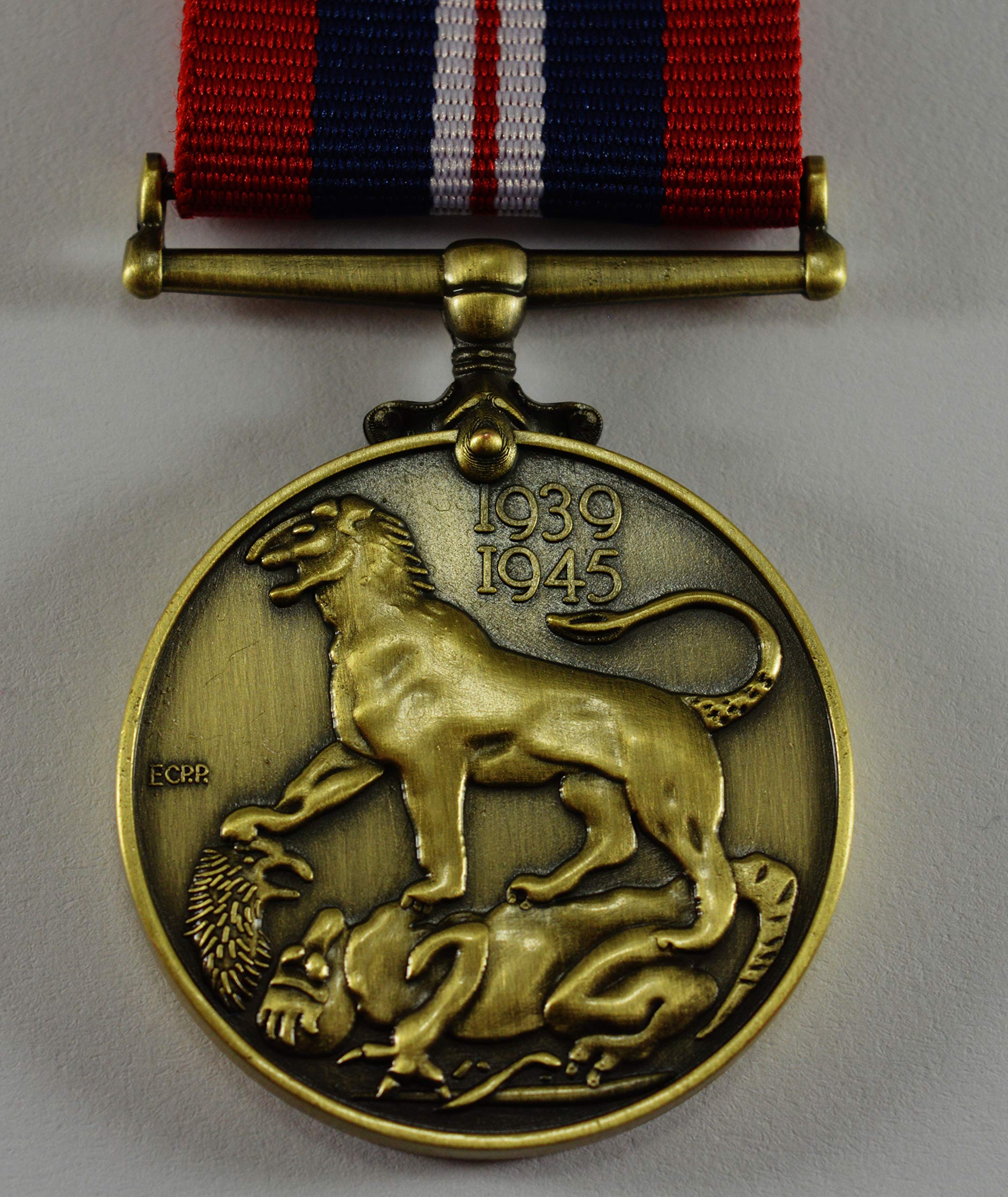 The Commemorative Coin Company Bronze Full Size Replica WW2 War Medal 1939-1945 with Ribbon, George VI