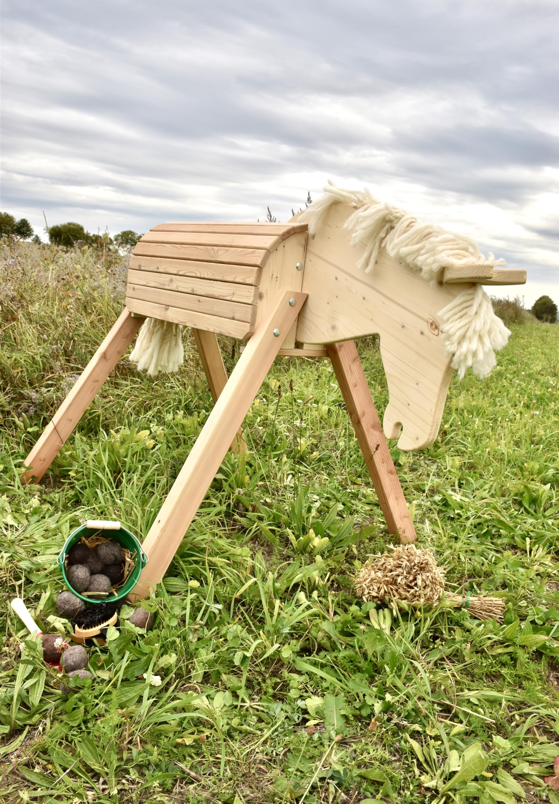 Garden horse "Tom"
