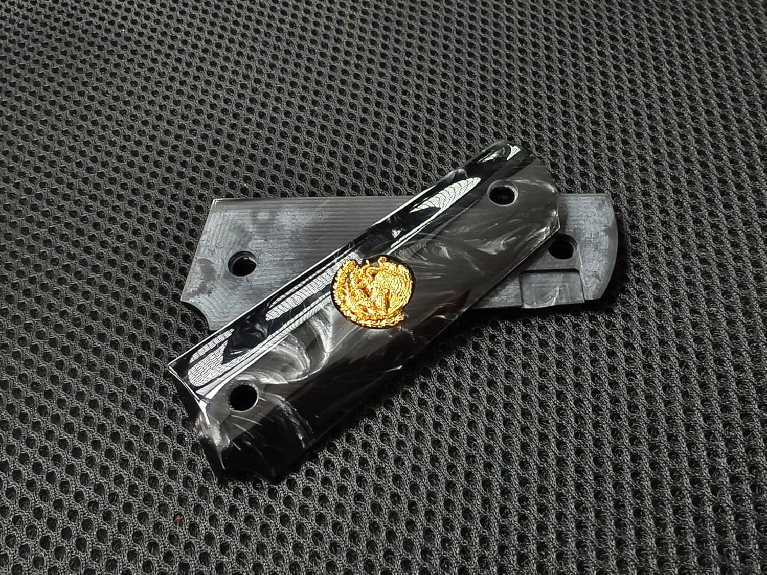 1911 Grips Full Size,White Pearl,Black Pearl,Bonded Ivory,Silver Gold Metal Mexican Eagle,Brown Pearl,Fits Colt,Kimber,Springfield,Remington,Rock Island,Government Commander Models