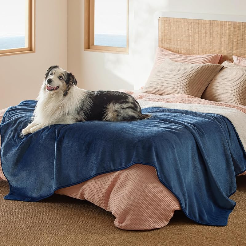Manta impermeável para cães e gatos Bedsure com Sherpa e fleece de flanela Azul, 203,2 x 152,4 cm