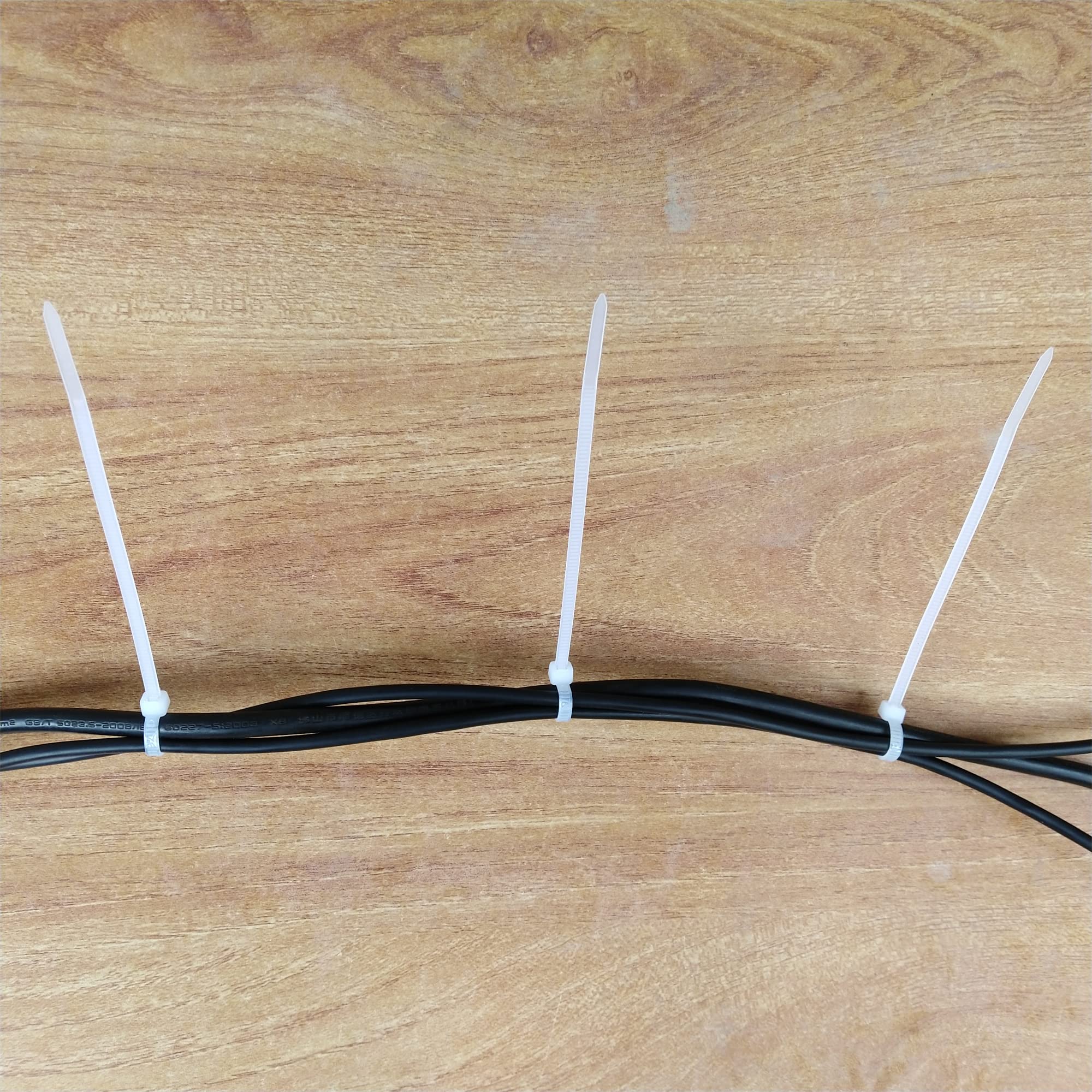 Opaski na zamek błyskawiczny, 1000 szt. opasek kablowych 15 cm, wytrzymałe, wysokiej jakości plastikowe opaski druciane o wytrzymałości na rozciąganie 18 kg, odporne na promieniowanie UV,