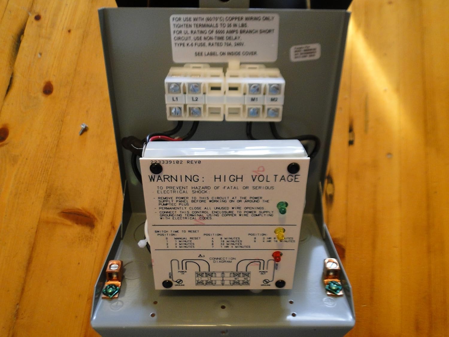 Product box for Franklin Electric Pumptec-Plus 5800060100, showing the brand logo, product name, model number, voltage, frequency, and HP range.