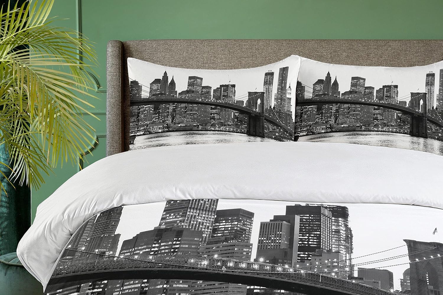 Ambesonne Modern Duvet Cover Set, Brooklyn Bridge Sunset Manhattan American New York City Famous Town Image, Decorative 2 Piece Bedding Set with 1 Pillow Sham, Twin Size, Monochrome Twin Monochrome