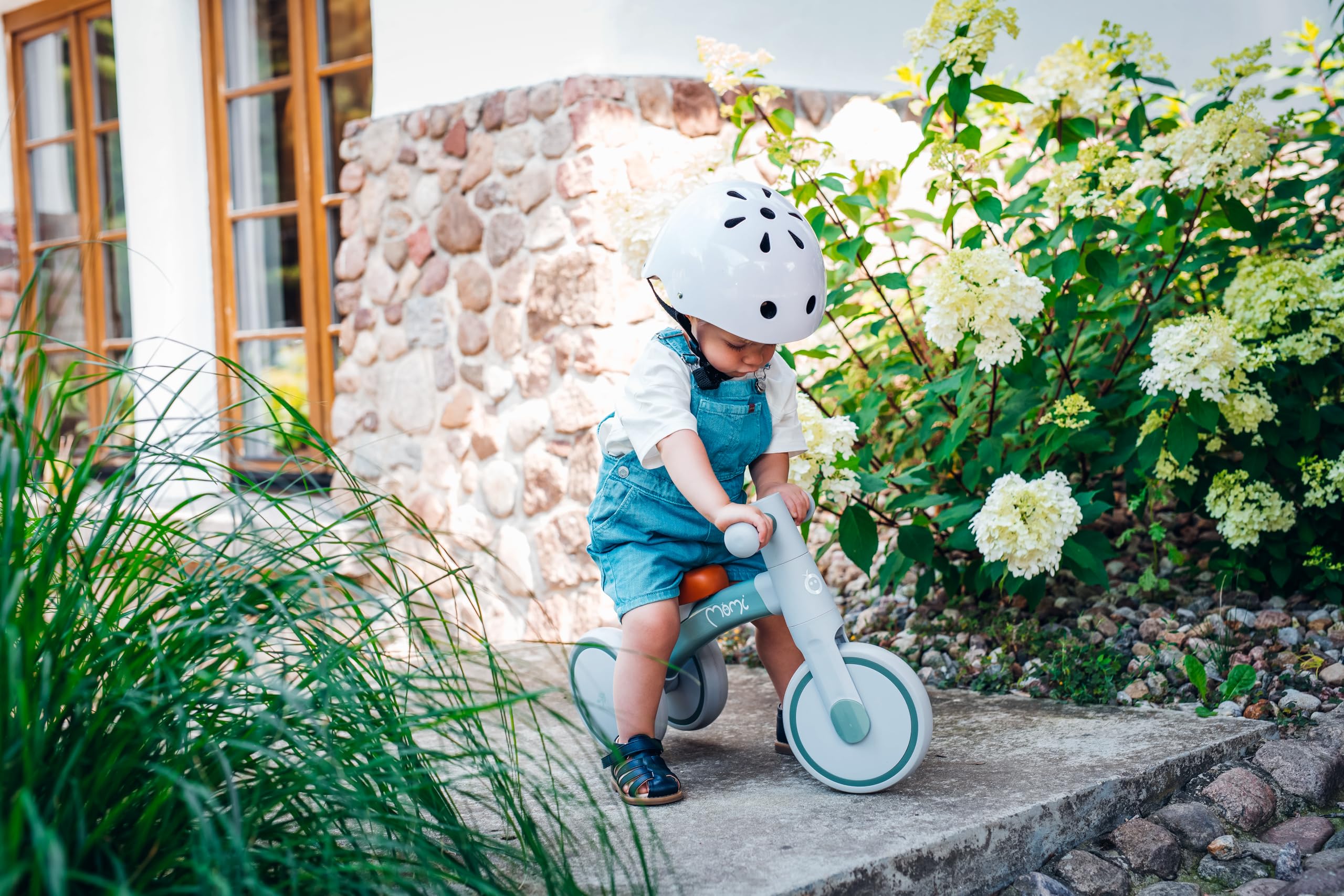 Triciclo senza pedali per bambini MoMi TEDI per bambine e bambini (peso massimo 25 kg), mini bicicletta senza pedali con ruote in plastica resistenti alla foratura, telaio in metallo leggero - 1,2 kg
