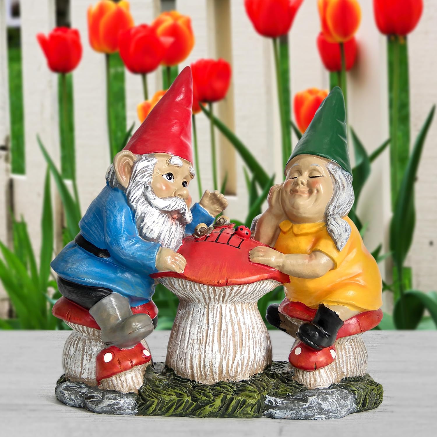 Garden Gnome Statue for Outdoor Decoration, Couple Gnome Figurine on Mushroom for Outside, Garden Mr and Mrs Gnome Playing Chess Sculptures for Yard Lawn Patio Decor, Love Gifts for Women