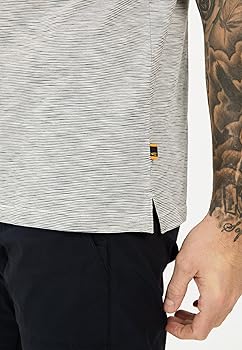 Comode e semplici: maglie a maniche lunghe della primavera 2023