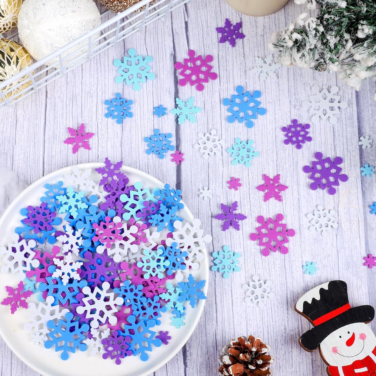 Aodaer 600 Pieces Winter Foam Stickers Christmas Snowflake Sticker Decorations Self-Adhesive Frozen Arts and Crafts Supplies Greeting Card Home Holiday Decorations