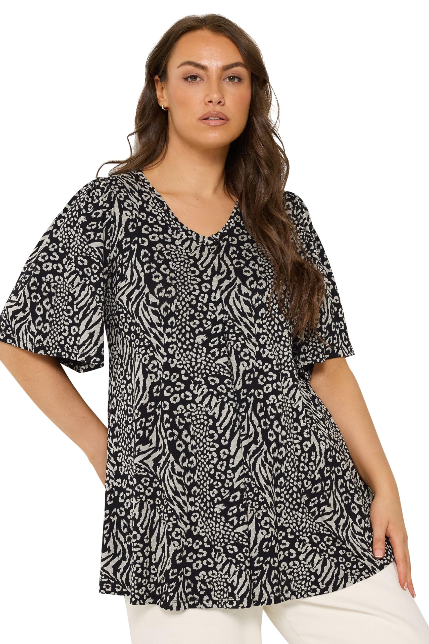 Yours Women's Black Leopard Print Pleated Swing Top In | Size: 16