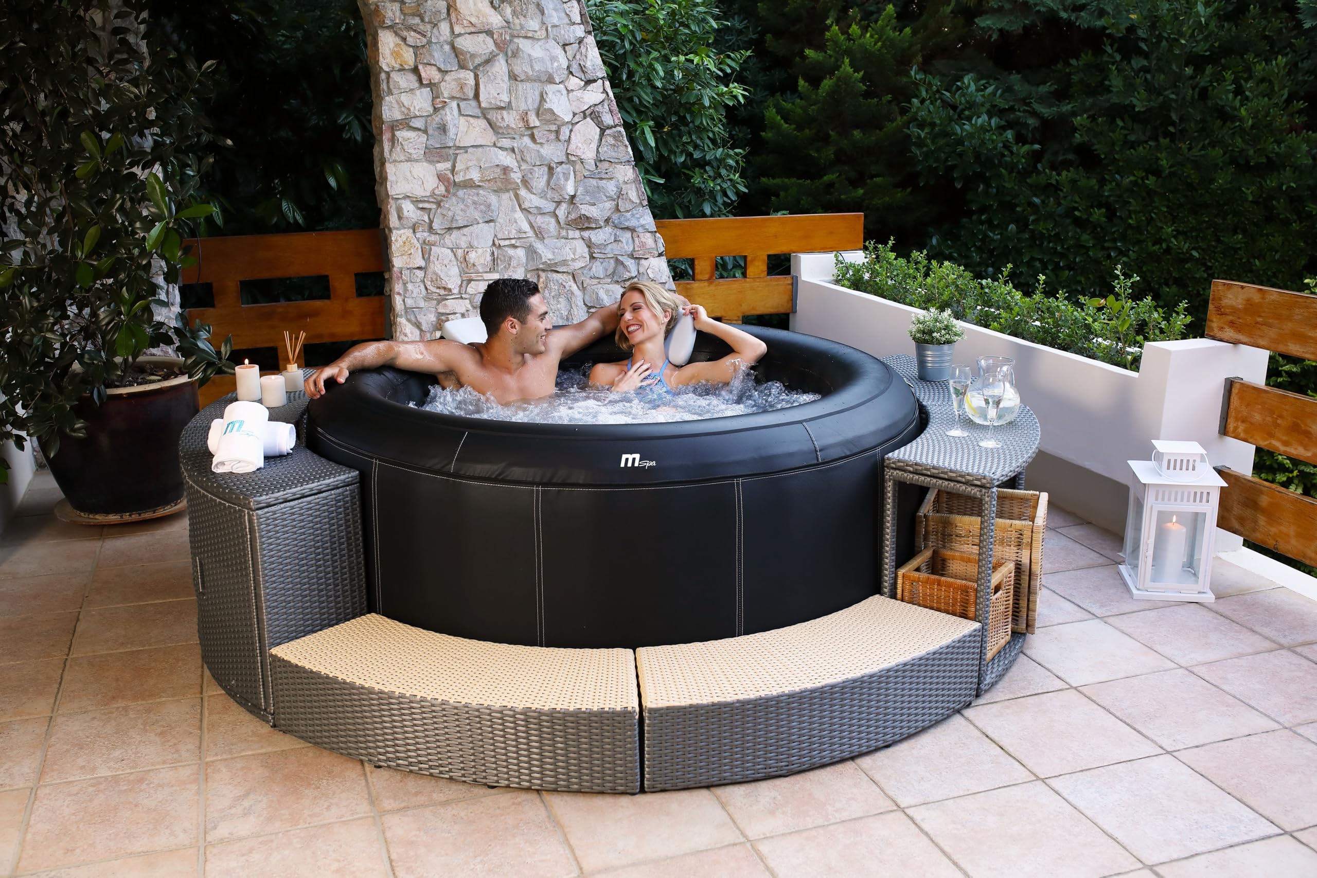 MSPA Whirlpool Camaro, 204x204x70 cm – Aufblasbarer Whirlpool für 6 Personen mit 138 Massagedüsen, PTC-Heizung, UV-Desinfektion & Rhino-Tech 6-Schicht-Material | Selbstaufblasend, Digitale Steuerung