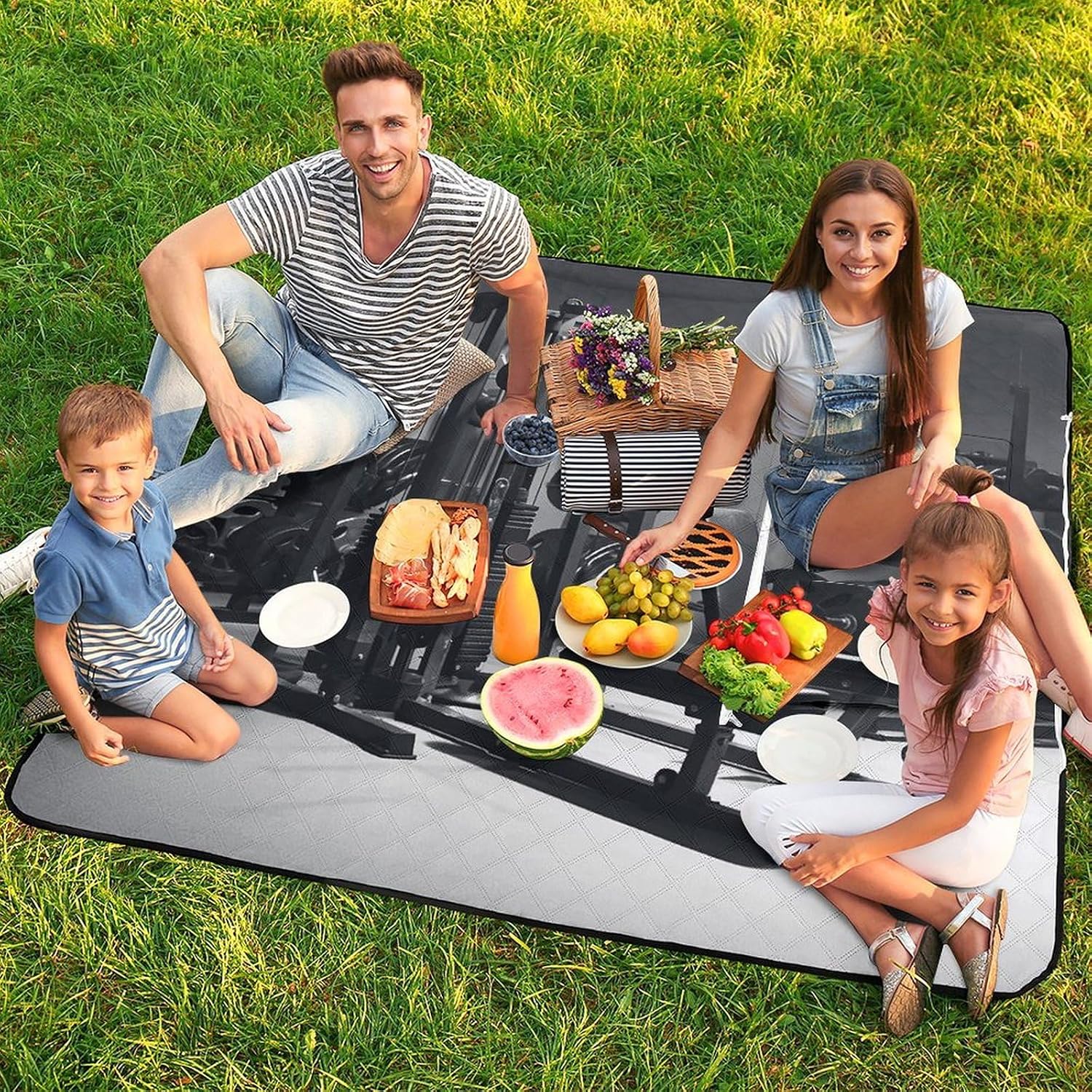 Gym Equipment Picnic Blanket with Zipper Water Resistant Sand Free Picnic Mat Washable Foldable Easy Carry Beach Blanket for Lawn Beach Hiking Camping