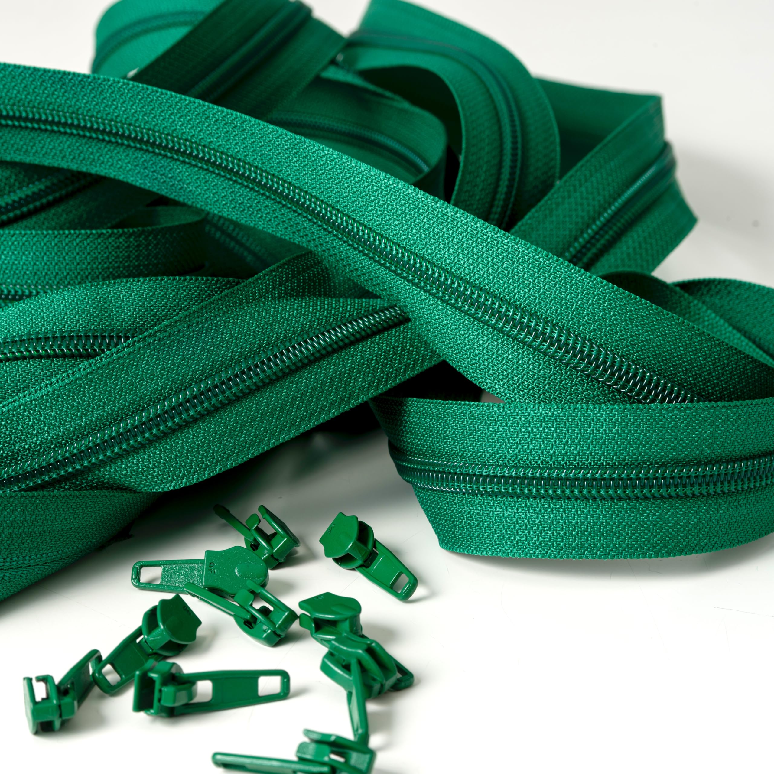 IPEA 5 Metre Long Green Continuous Chain Zip + 15 Metal Sliders, Made in Italy, Chain Size #5, Nylon Zippers, Zip - Image 3
