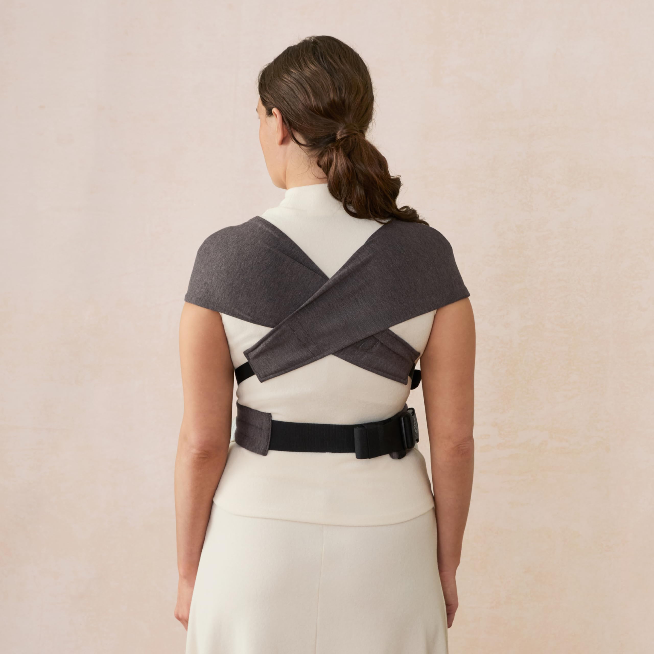 Ergobaby Embrace Newborn Baby Carrier, Soft, Cosy & Lightweight Carrier, Ergonomic Head & Neck Support, Adjustable Waistbelt & Cross Straps, 2 Carry Positions 3-11 Kgs, 0-12 Months 3