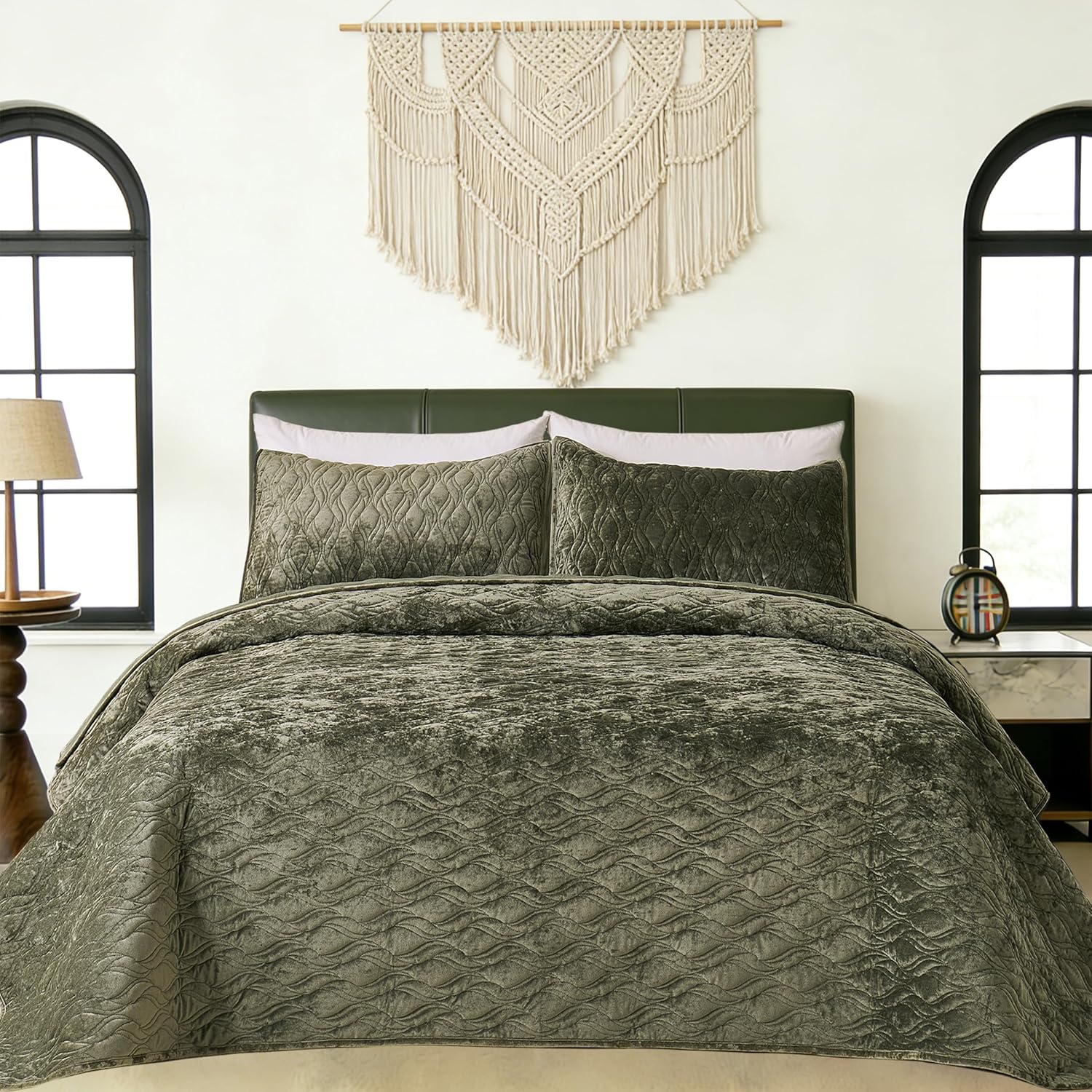 Luxury Oversized King Quilt 120x120 Bedspreads Coverlet Bedding Set Velvet Comforter King Size 3 Pieces Set with 1 Quilted Beauty Bedspreads and 2 Pillow Shams 20x36,Army Green