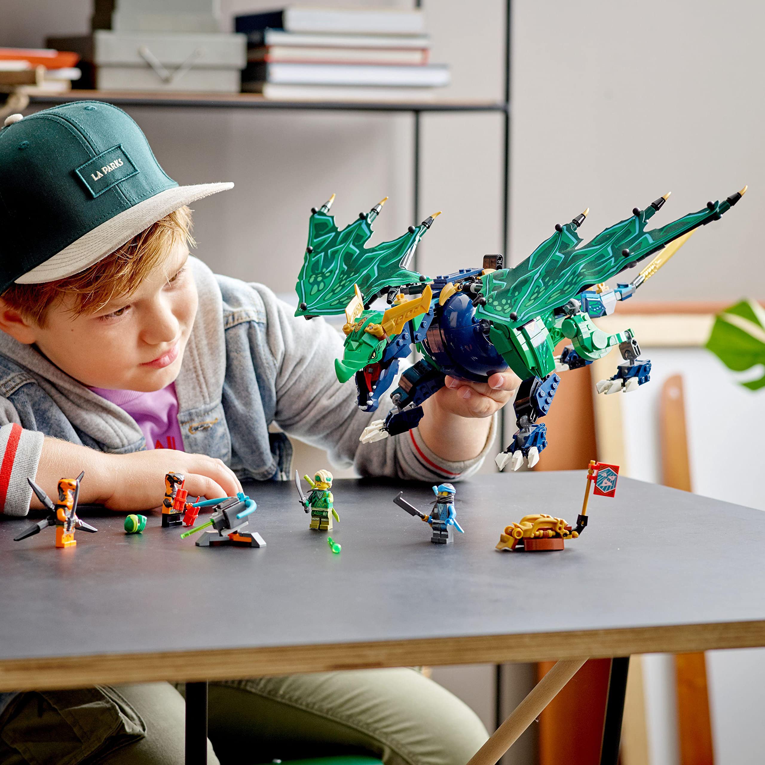 Lego 71766 Ninjago Der legendäre Drache von Lloyd, Spielzeug für Mädchen und Jungen, 8 Jahre, mit Figuren, Viper und Python, mit Missionsbanner zum Sammeln