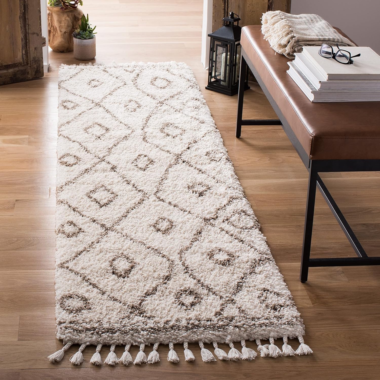 SAFAVIEH Moroccan Fringe Shag Collection Area Rug - 5'3" x 7'6", Ivory & Beige, Boho Tribal, Non-Shedding & Easy Care, 2-inch Thick Ideal for High Traffic Areas in Living Room, Bedroom (MFG333B)