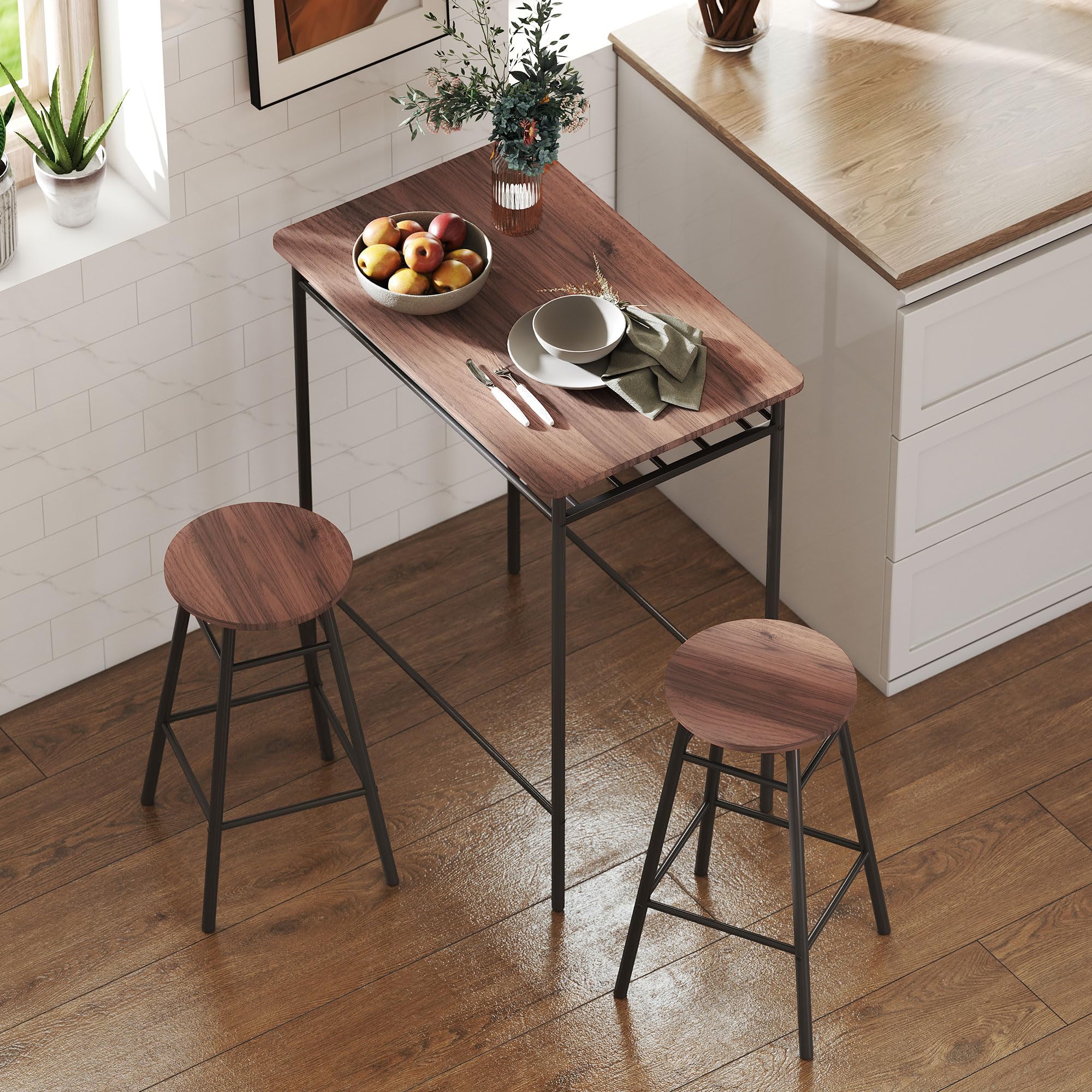 HOMCOM Juego de Mesa y Taburetes de Bar, Mesa Alta de Cocina con 2 Taburetes Industrial, Estante Abierto, Reposapiés, Ahorro de Espacio, para Espacios Reducidos, Comedor, Salón, Marrón