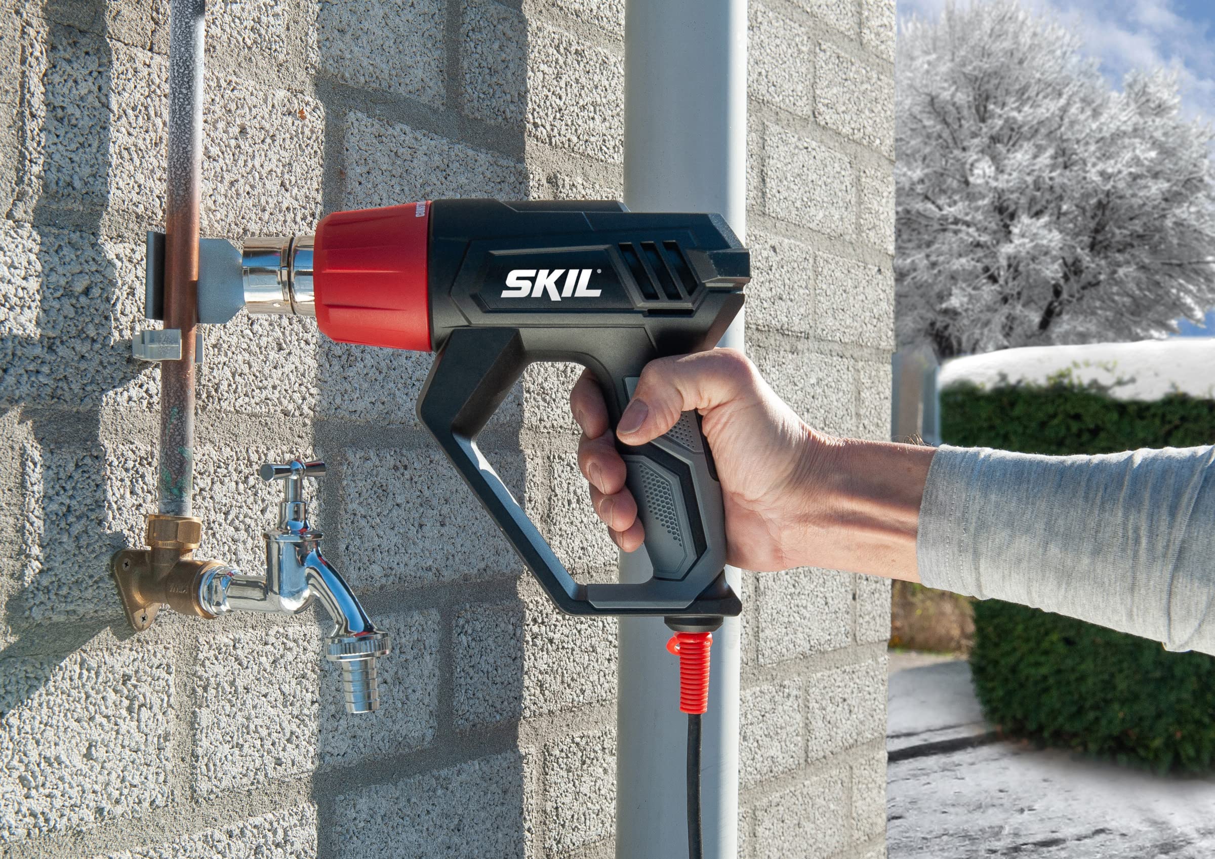 SKIL Ventilatore ad aria calda 8003 FD (2000 Watt, temperatura di funzionamento: 70 °C/450 °C/600 °C, flusso d'aria 350 – 550 l/min, pistola termica con valigetta + ugelli, lunghezza cavo 2,75 m)