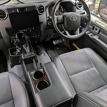 ランクル70用TMEセンターアームレスト（ドリンクホルダー付き） Amazon | TME 再再販ランクル70専用 アームレスト コンソール