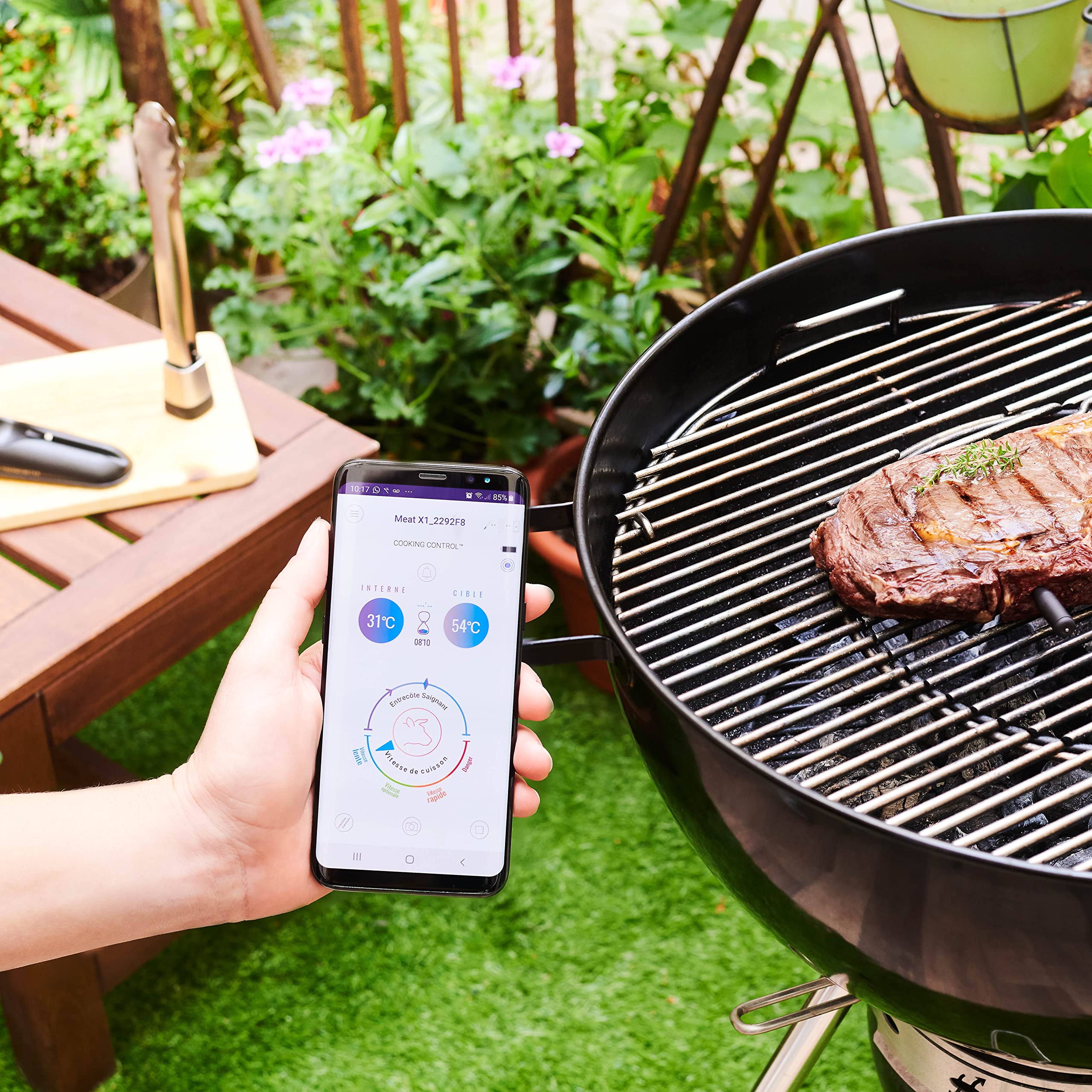 MASTRAD – Meat°it + – Sonde de Cuisson 100% Sans Fil – Thermomètre à Viande Connecté – Four, Barbecue, Poêle – Contrôle Température – Longue Portée – Bluetooth – Noir