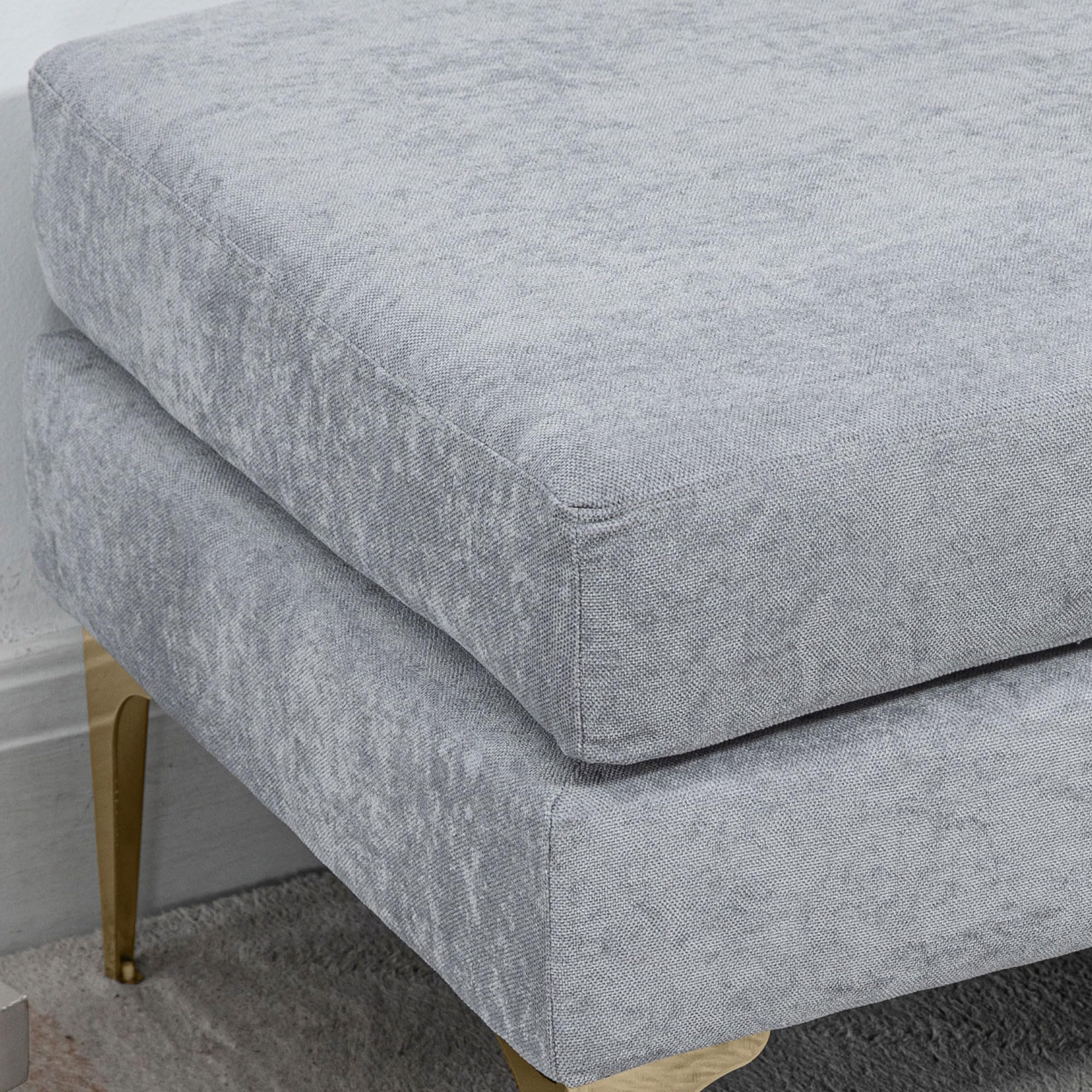 HOMCOM Banc Bout de lit Banquette Banc d'entrée Coussins d'assise Double Pieds en Acier Design Moderne Grande capacité de Charge 120 Kg 121 x 50,5 x 46,5 cm Gris Clair