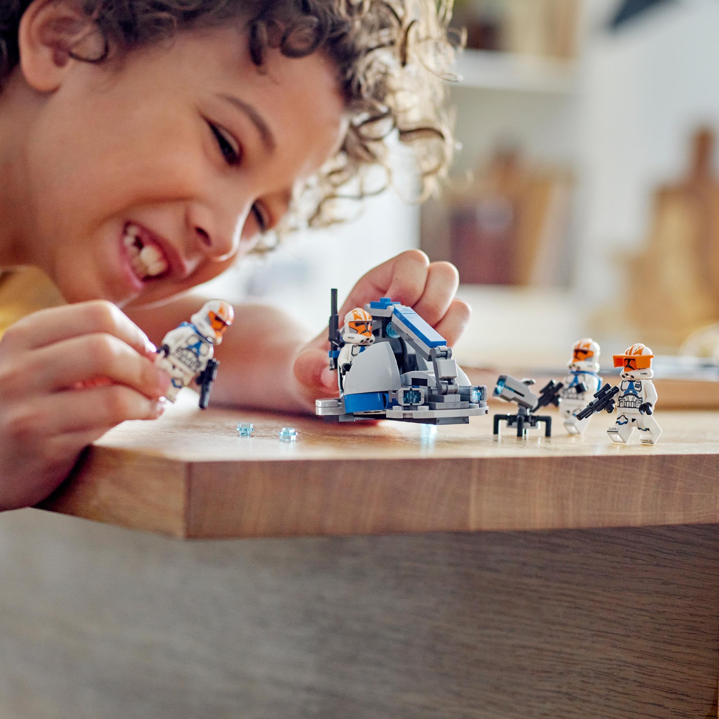 LEGO Star Wars Pack de Combat des Clone Troopers de la 332e Compagnie d’Ahsoka - Kit de Construction The Clone Wars avec Véhicule Speeder Lance-Tenons et Minifigurines - Cadeau Enfants Dès 6 Ans 75359